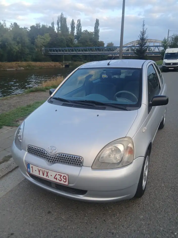 Toyota Yaris 1.0i VVT-i 16v Linea Luna, foto 1