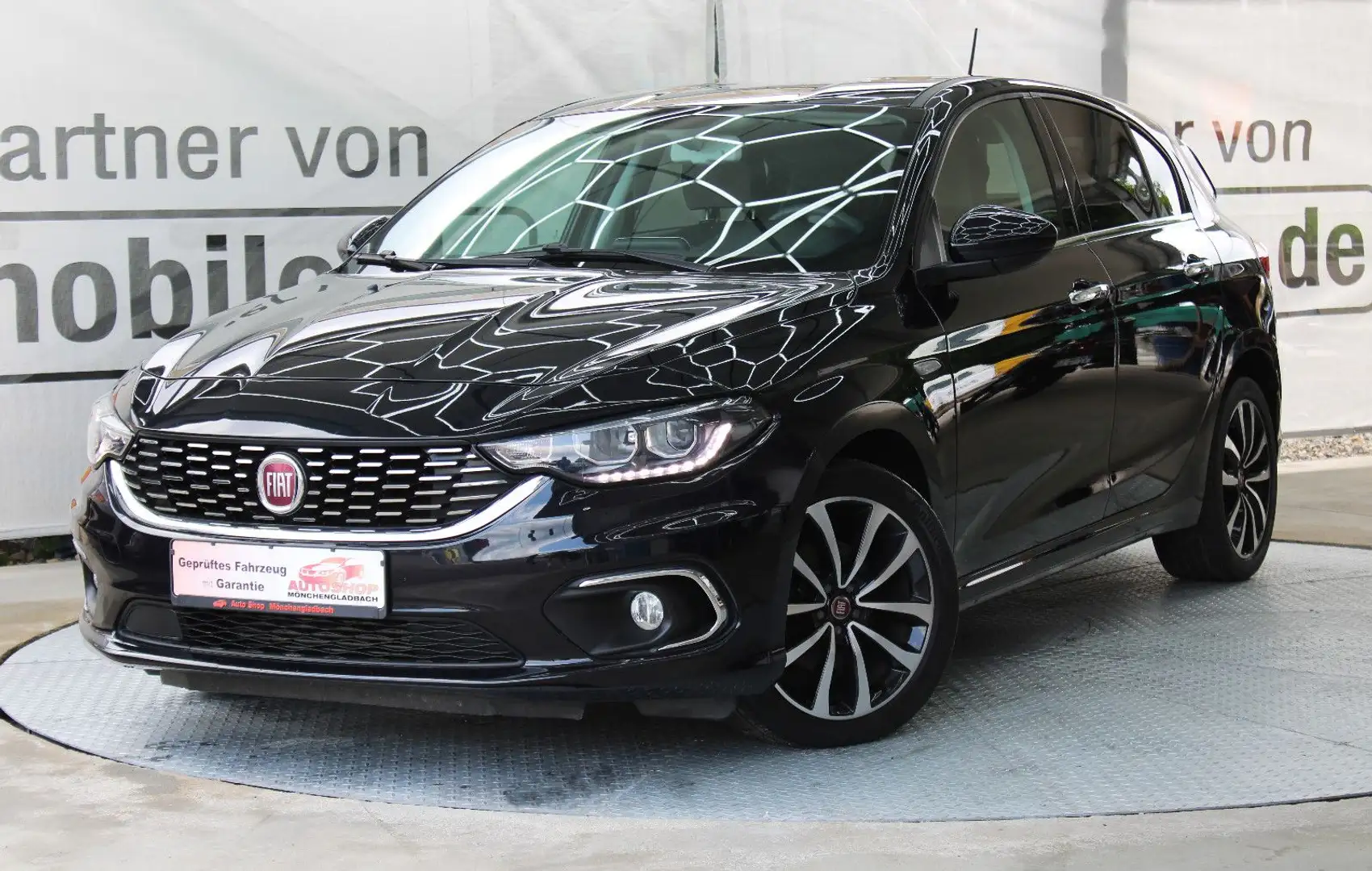 Fiat Tipo Lounge*Tüv&Inspektion Neu*Navi*LED*Sitzheiz Schwarz - 1