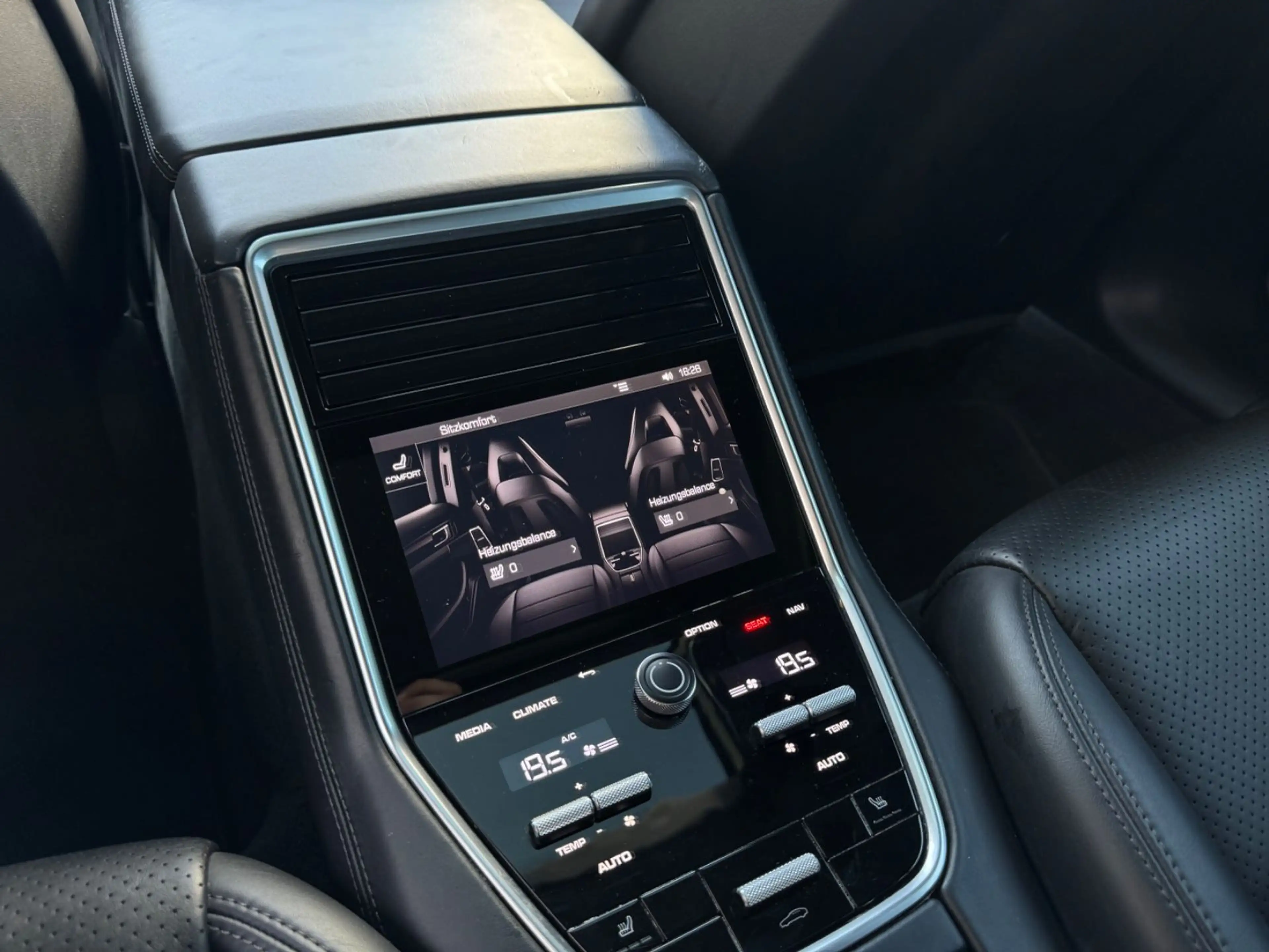Porsche Panamera 4 S Diesel*Sport Design*Chrono*Pano* — photo 12