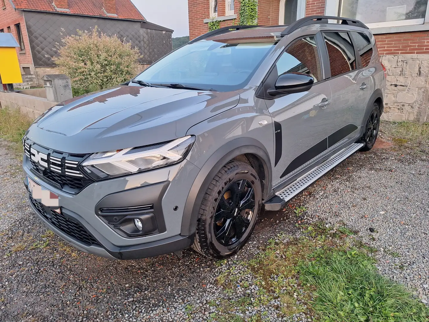 Dacia Jogger Jogger 1.0 TCe Extreme 5pl. Grijs - 1