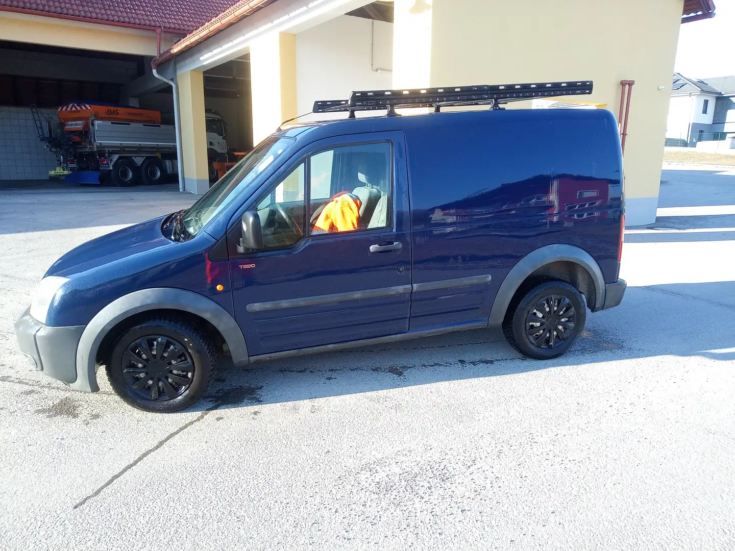Ford Tourneo Connect kurz 1,8 TDCi Blau - 1