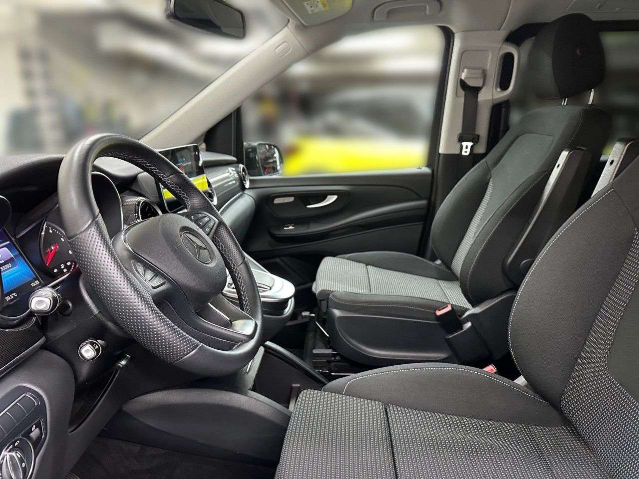 Mercedes-Benz V 250