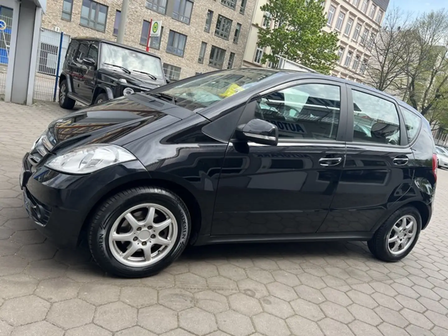 Mercedes-Benz A 170 BlueEfficiency*Klimaaut*Navi*5 Gang*Alu Schwarz - 2