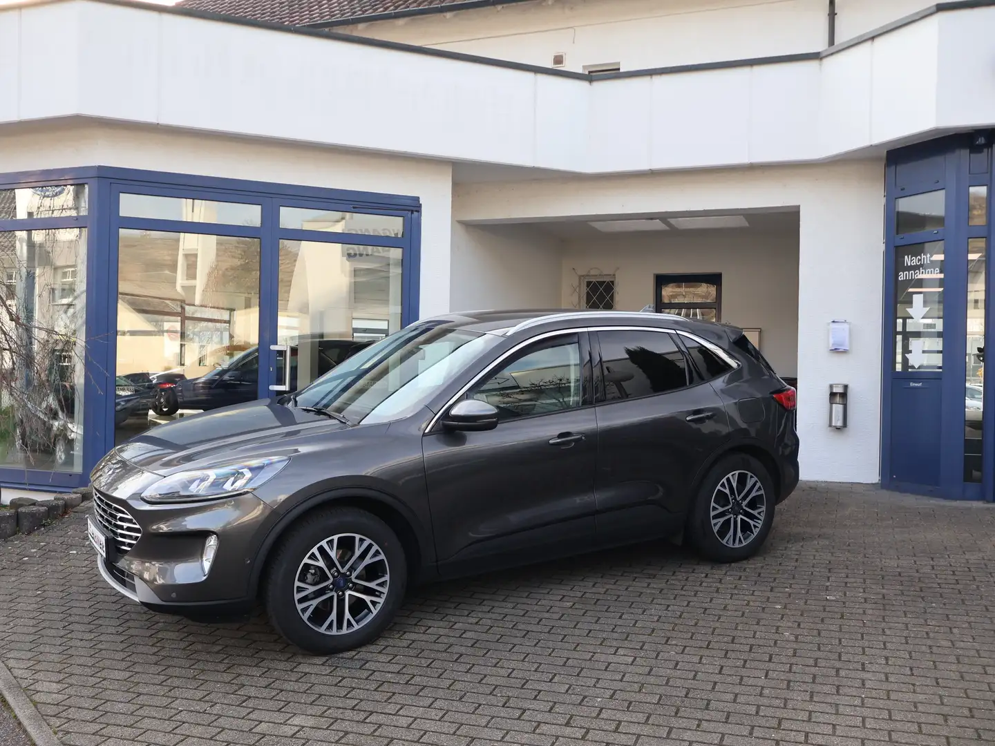 Ford Kuga Titanium X Grau - 1