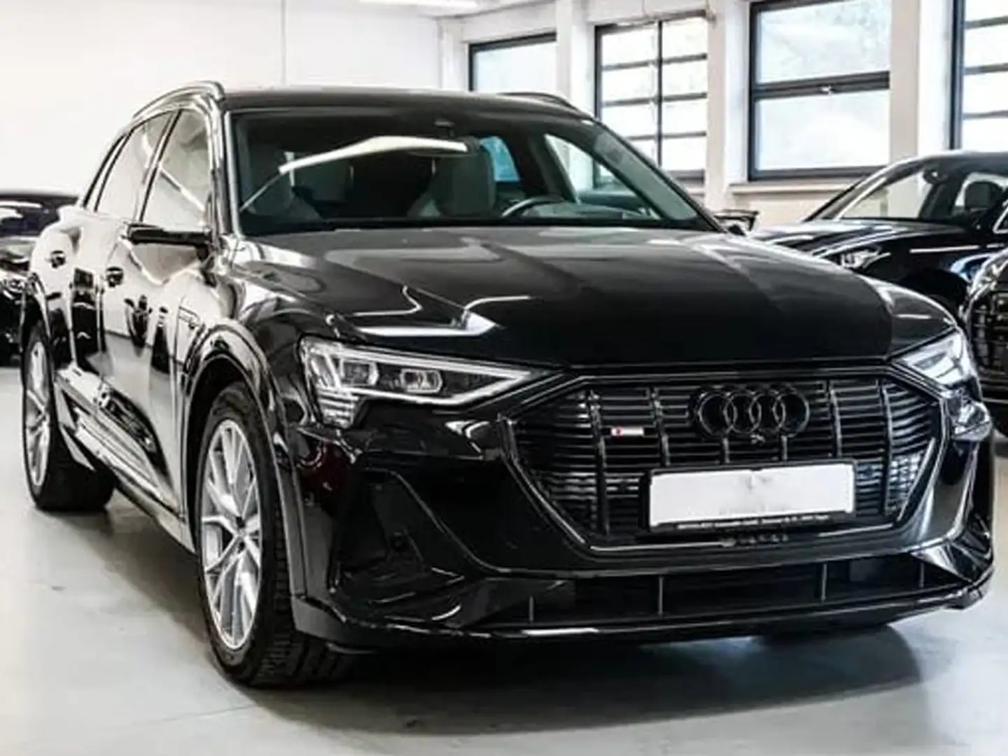 Audi e-tron Audi e-tron 50 2xS LINE AHK/21"/ACC/HuD/PANO/SPORT Schwarz - 2