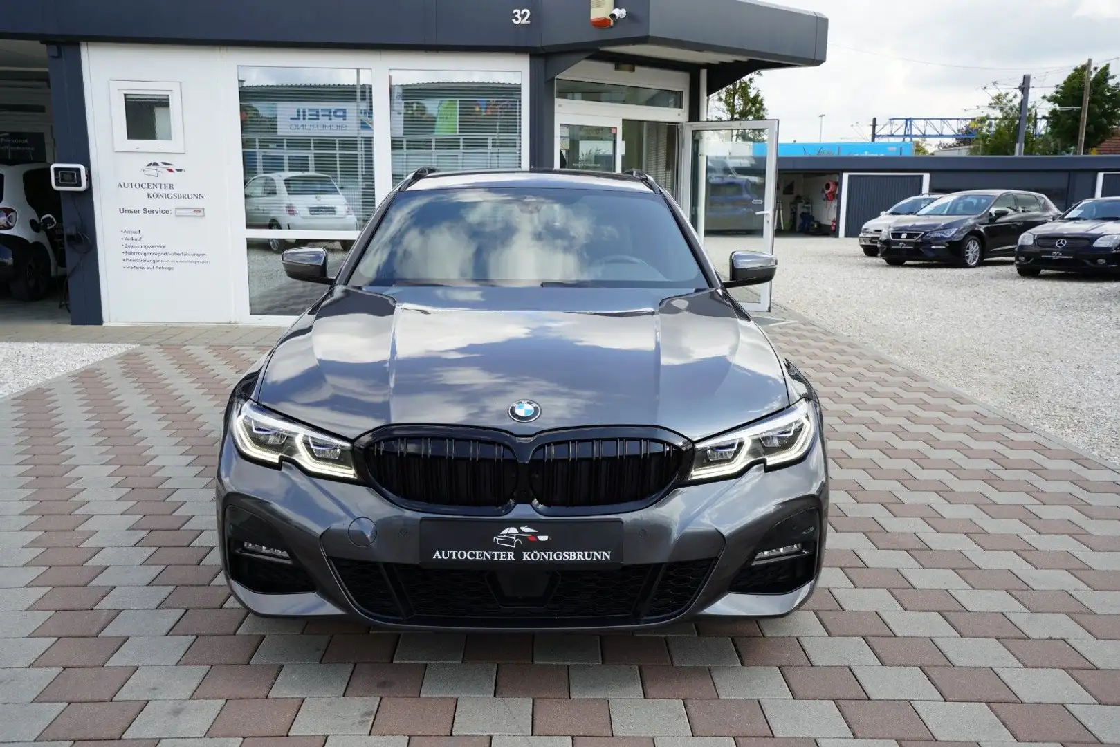 BMW 320 d*xDrive*M Sport*Laser*ACC*Kamera*LiveCockpit Grijs - 2