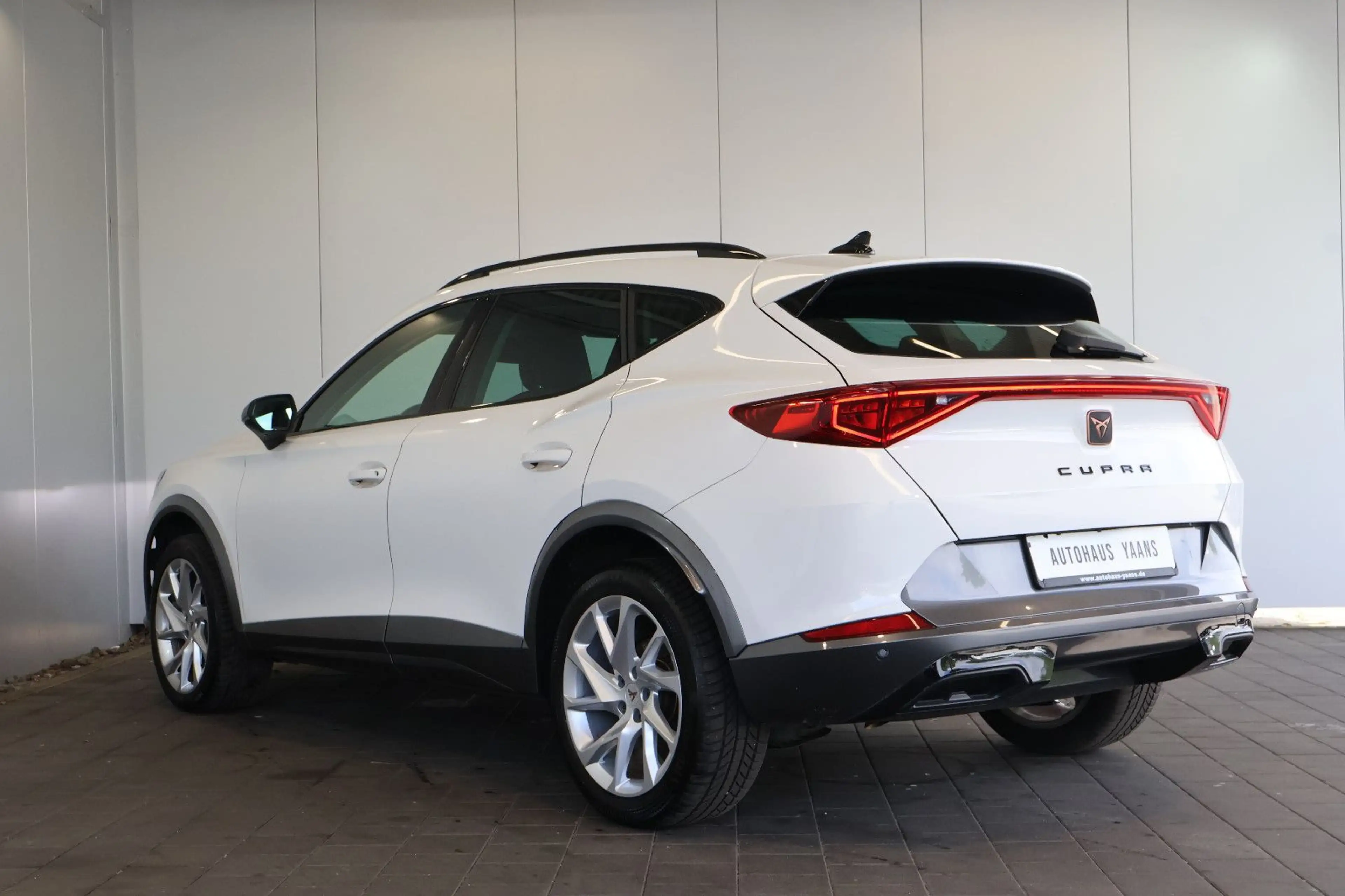 CUPRA Formentor 1.5 TSI AID+ACC+KEY+LED+LANE+18" — photo 6