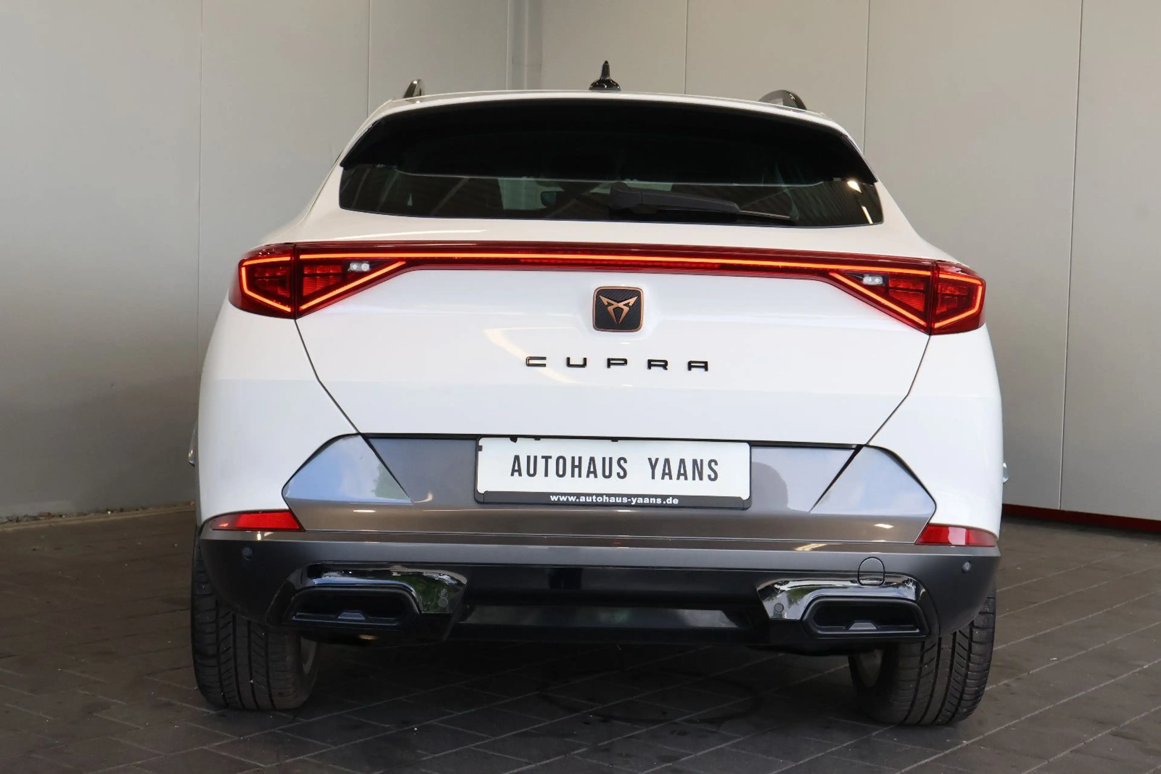 CUPRA Formentor 1.5 TSI AID+ACC+KEY+LED+LANE+18" — photo 5