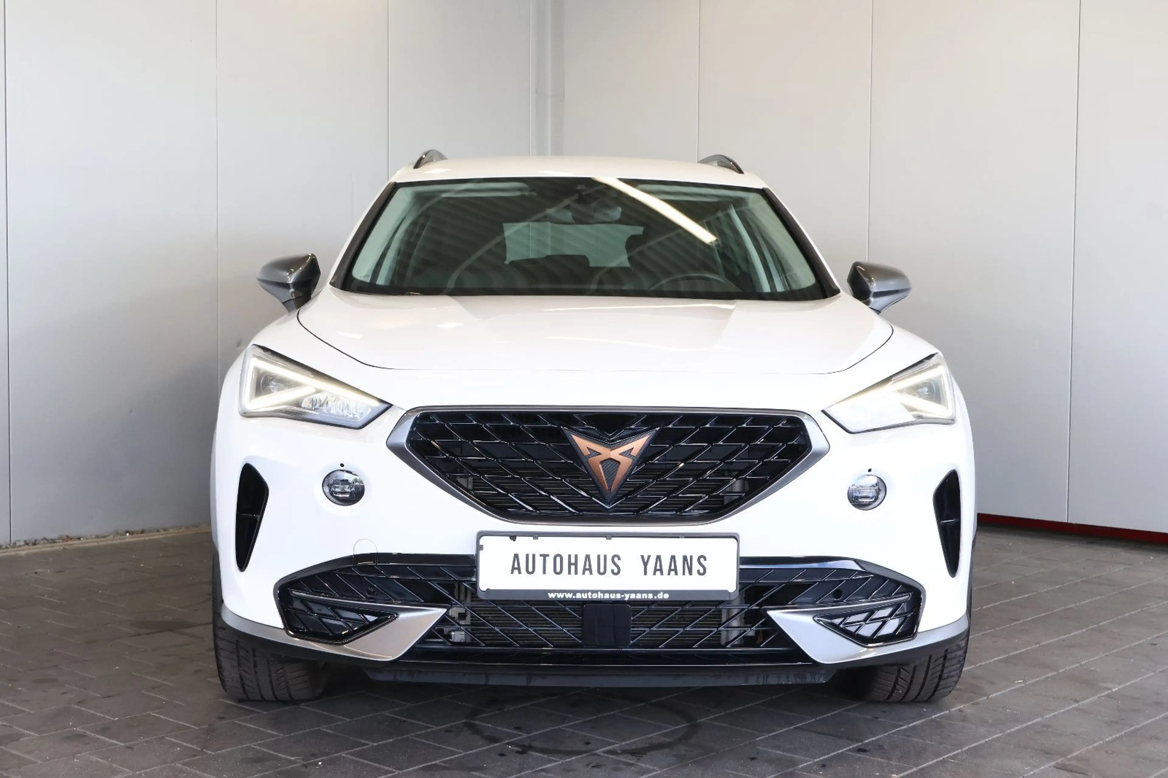CUPRA Formentor 1.5 TSI AID+ACC+KEY+LED+LANE+18" — photo 2