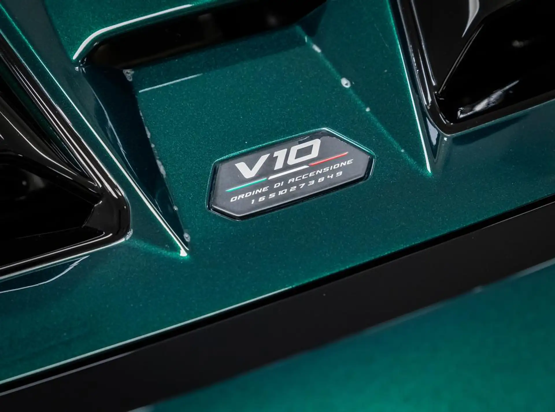 람보르기니 우라칸 5.2i V10 2024 초록 사진 7