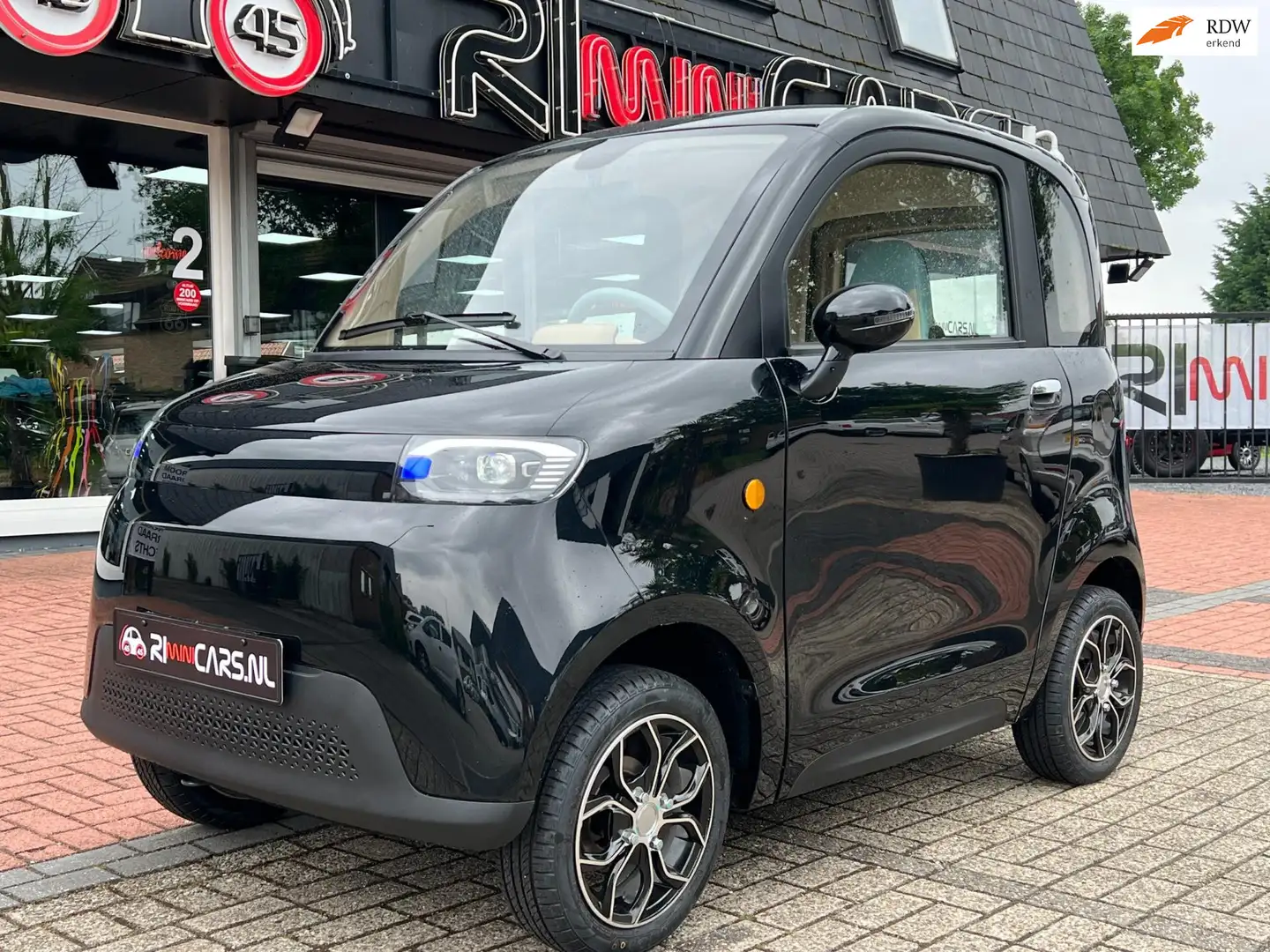 MINI Citycar Brommobiel | 2024 | Nieuw | 4 persoons | 1 Black - 1