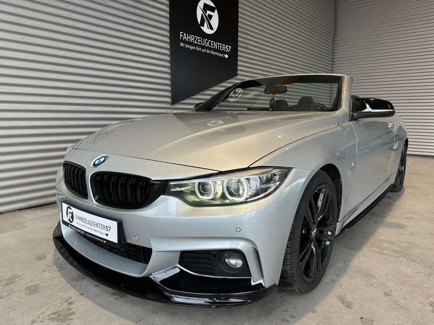 BMW 430 i Cabrio M-PERFORMANCE/HIFI/CARPLAY/RFK/LED Plateado - 2