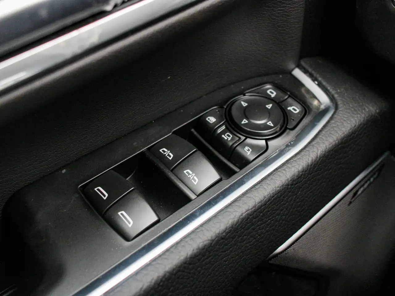GMC Sierra 3500HD снимка GMC Sierra 3500HD