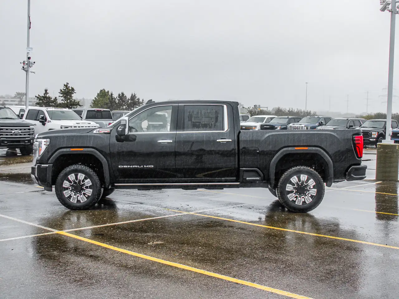 GMC Sierra 3500HD снимка GMC Sierra 3500HD