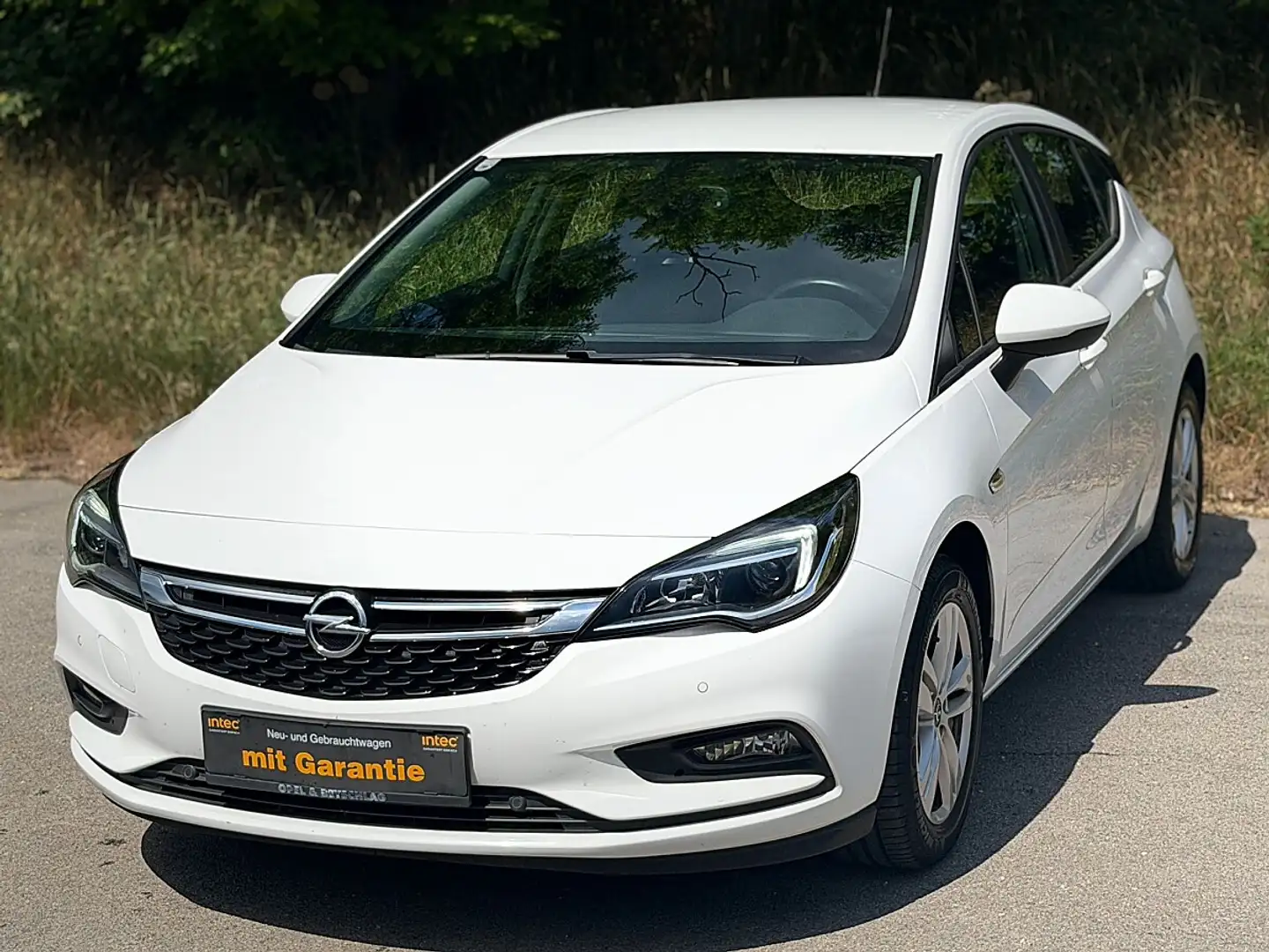 Opel Astra 1,0 Turbo ecoflex 1.Besitz|sehr gute Ausstattun... Weiß - 1