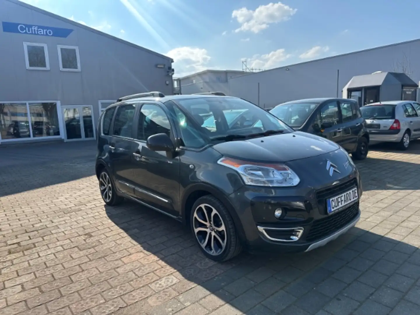 Citroen C3 Picasso Tendance 1.6 HDi 90 FAP Temp Tel.-Vorb. Speedlimit Šedá - 2