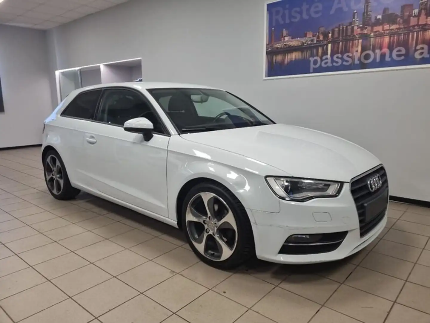 Audi A3 1.6 TDI Attraction Blanco - 1