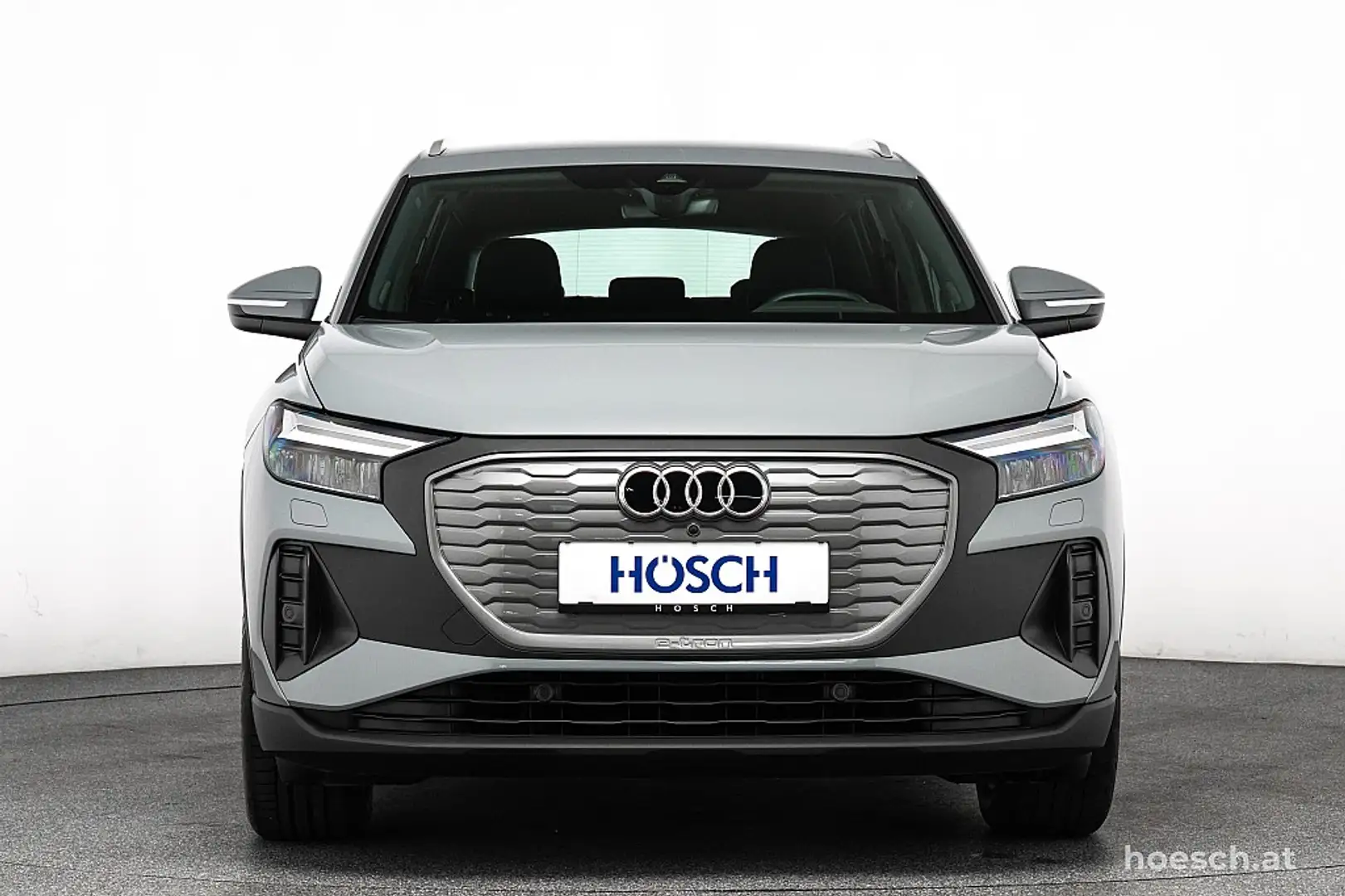 Audi Q4 e-tron 45 quattro MMI+ WÄRME AHK 19er ACC Grau - 2