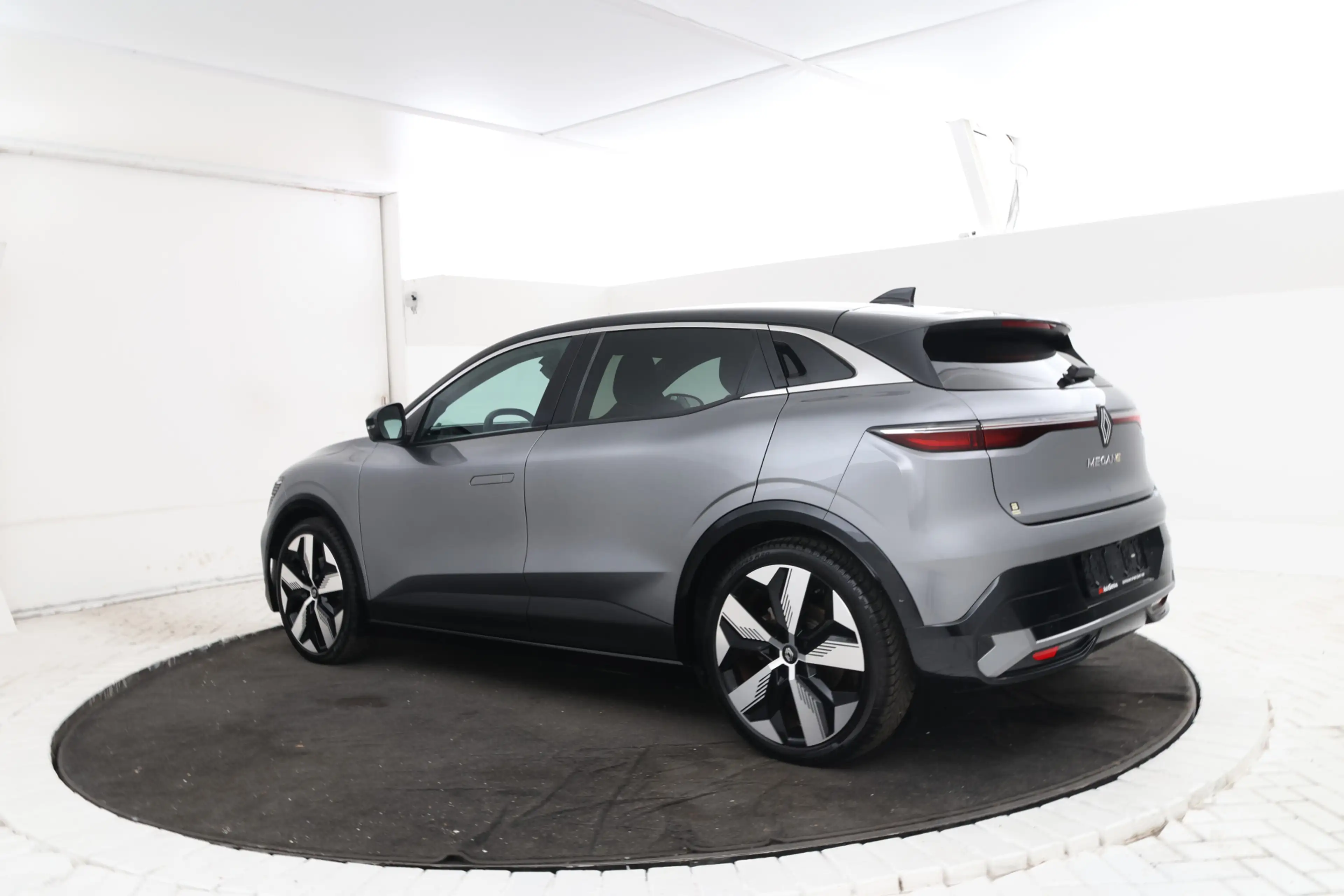 Renault Megane E-Tech EV60 Optimum Charge Techno Adaptive Cruise, Apple — photo 3