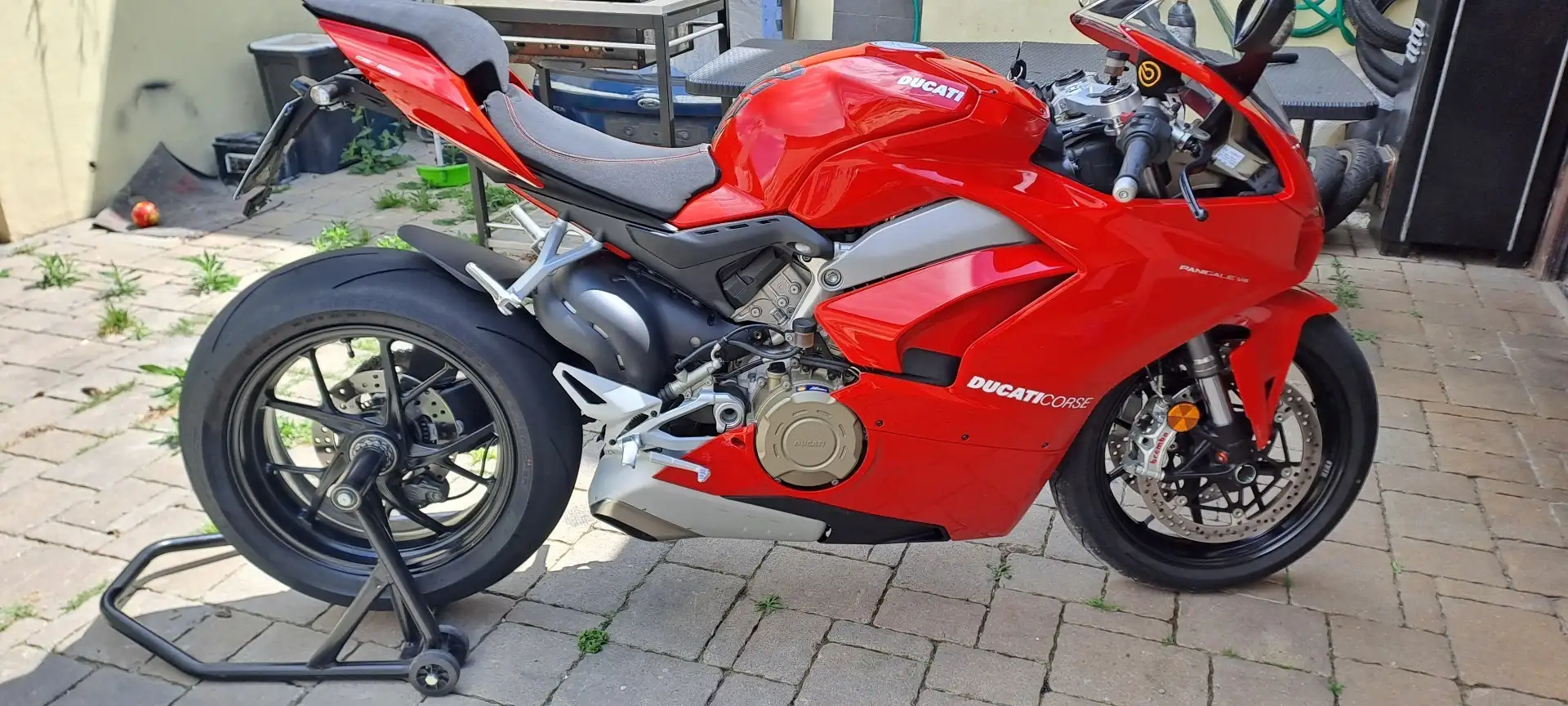 Ducati Panigale V4 Piros - 1