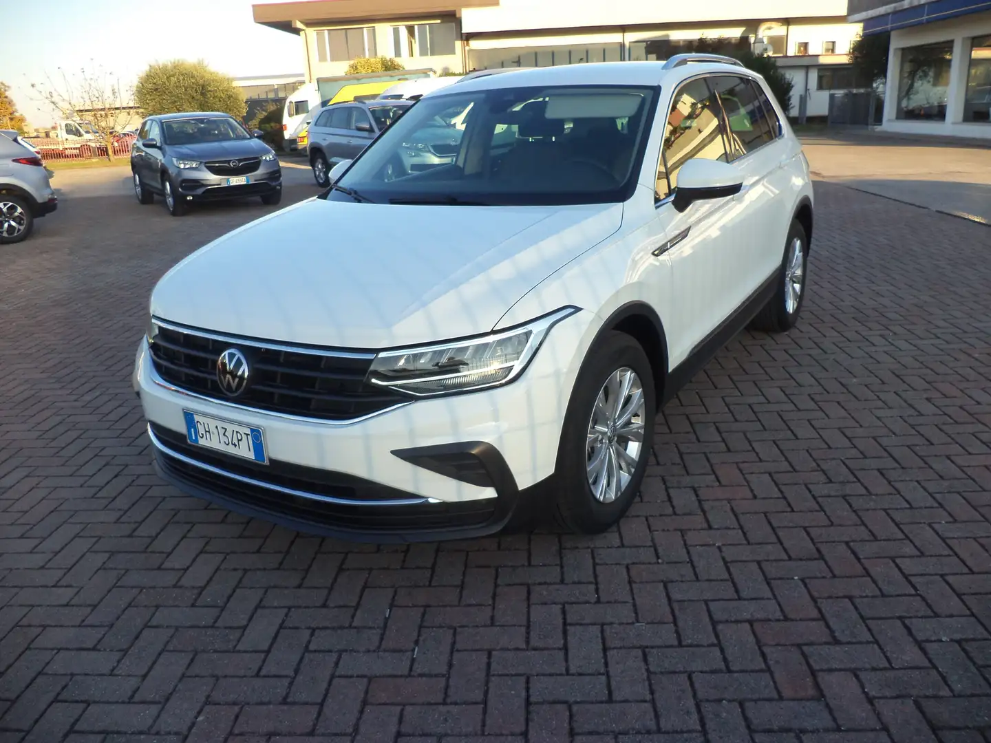 Volkswagen Tiguan 2.0 tdi Life 150cv dsg Bianco - 1