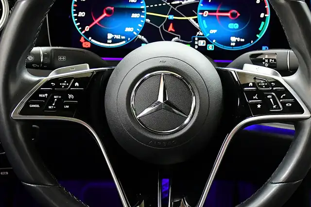 Mercedes-Benz E-Class view 17