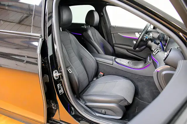Mercedes-Benz E-Class view 4