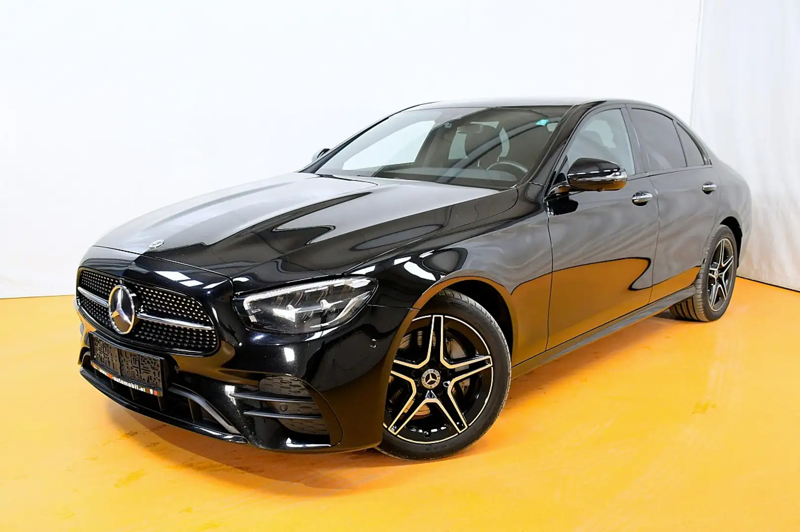 Mercedes-Benz E 300 de PHEV Austria Edition Aut. //AMG-Line Schwarz - 1