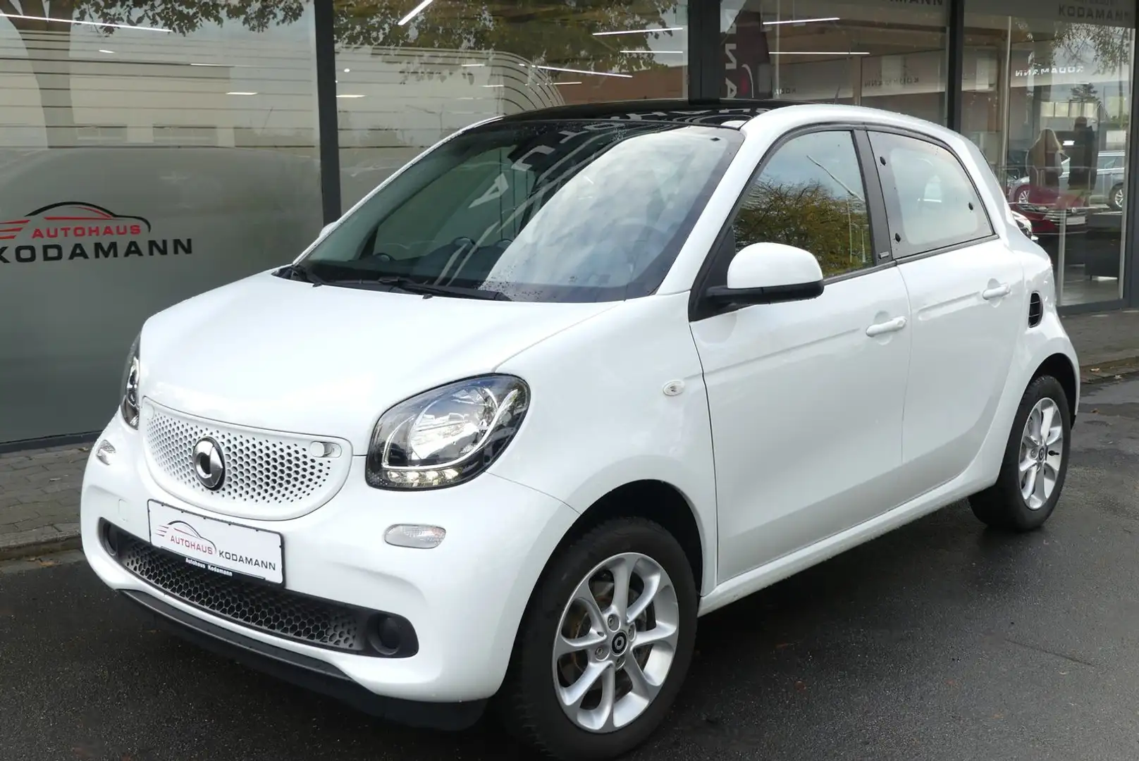 smart forFour Sitzheizung*Klimaaut.*Tempomat*Panorama* Weiß - 2
