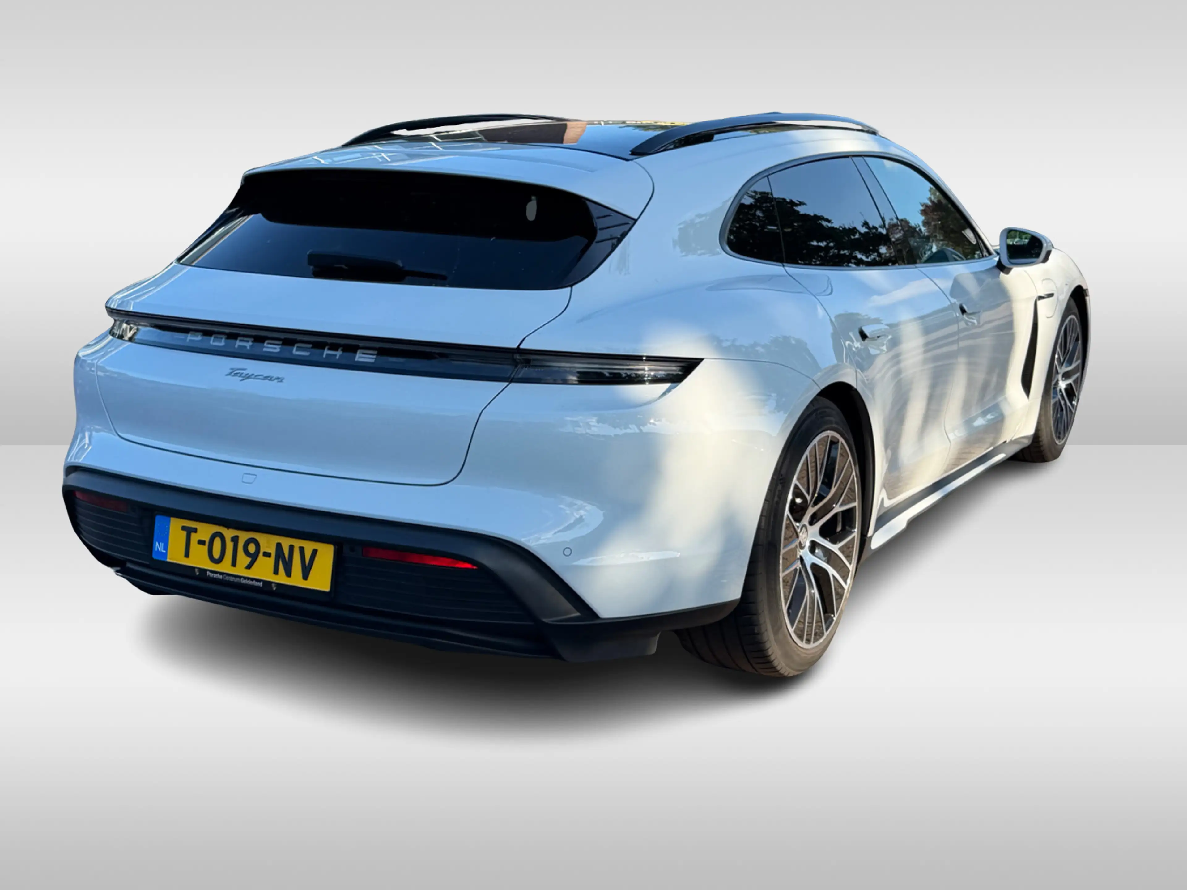 Porsche Taycan Sport Turismo 93 kWh / Panoramadak / 360Camera / P — photo 3