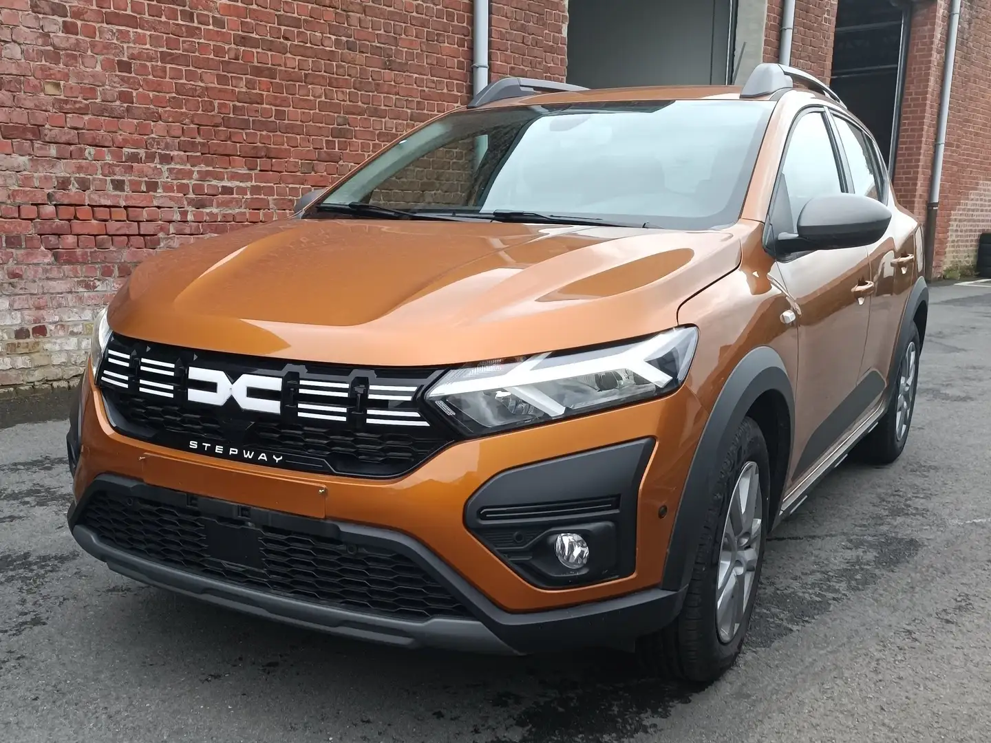 Dacia Sandero Sandero Stepway TCe 90 CVT Extreme Orange - 1