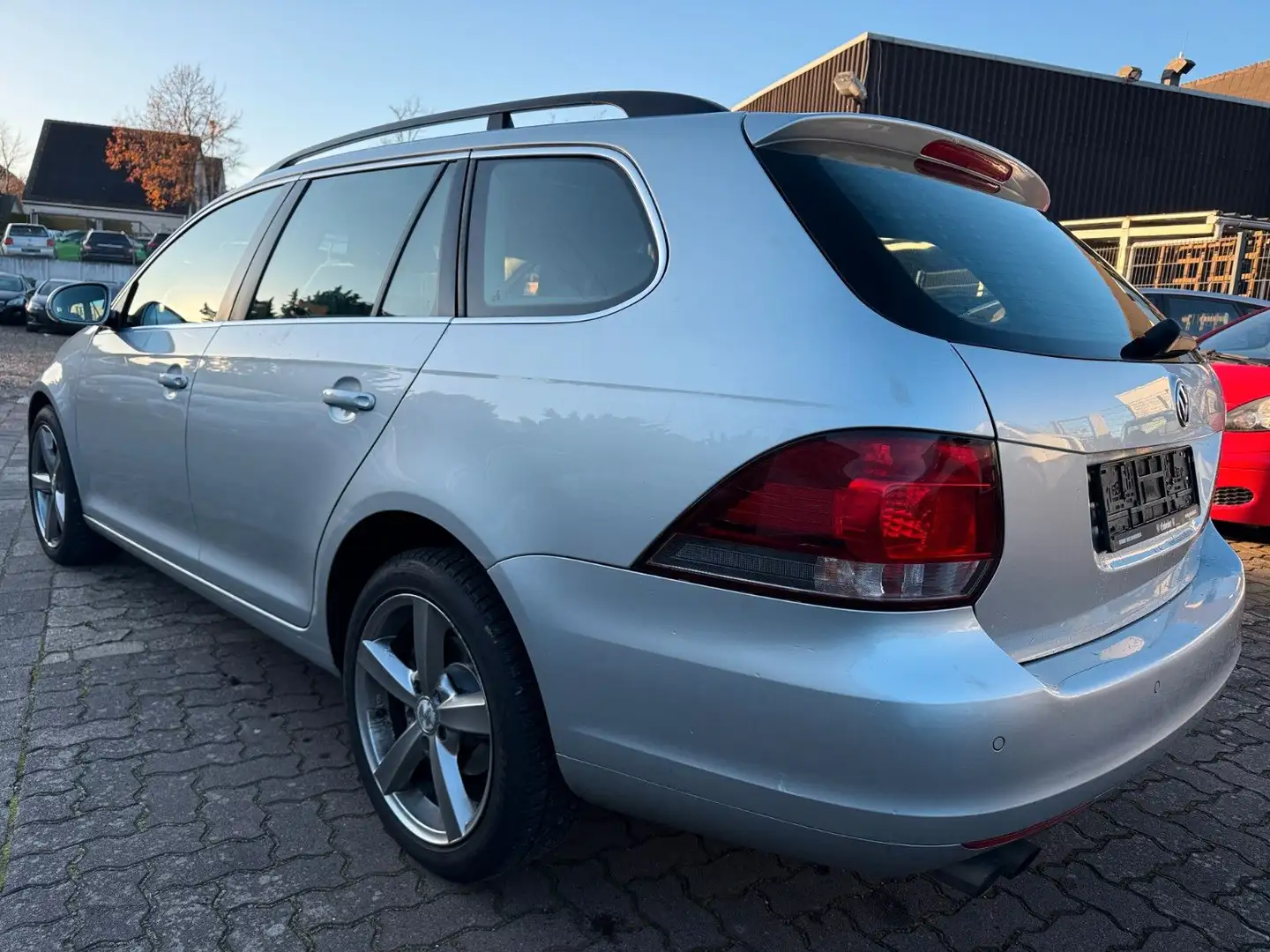 Volkswagen Golf VII 1,4 Klimaautomatik,PDC,6-Gang,Tüv:05/27 Silber - 2