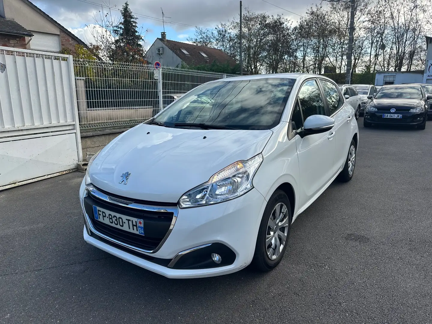 Peugeot 208 Active Blanc - 1