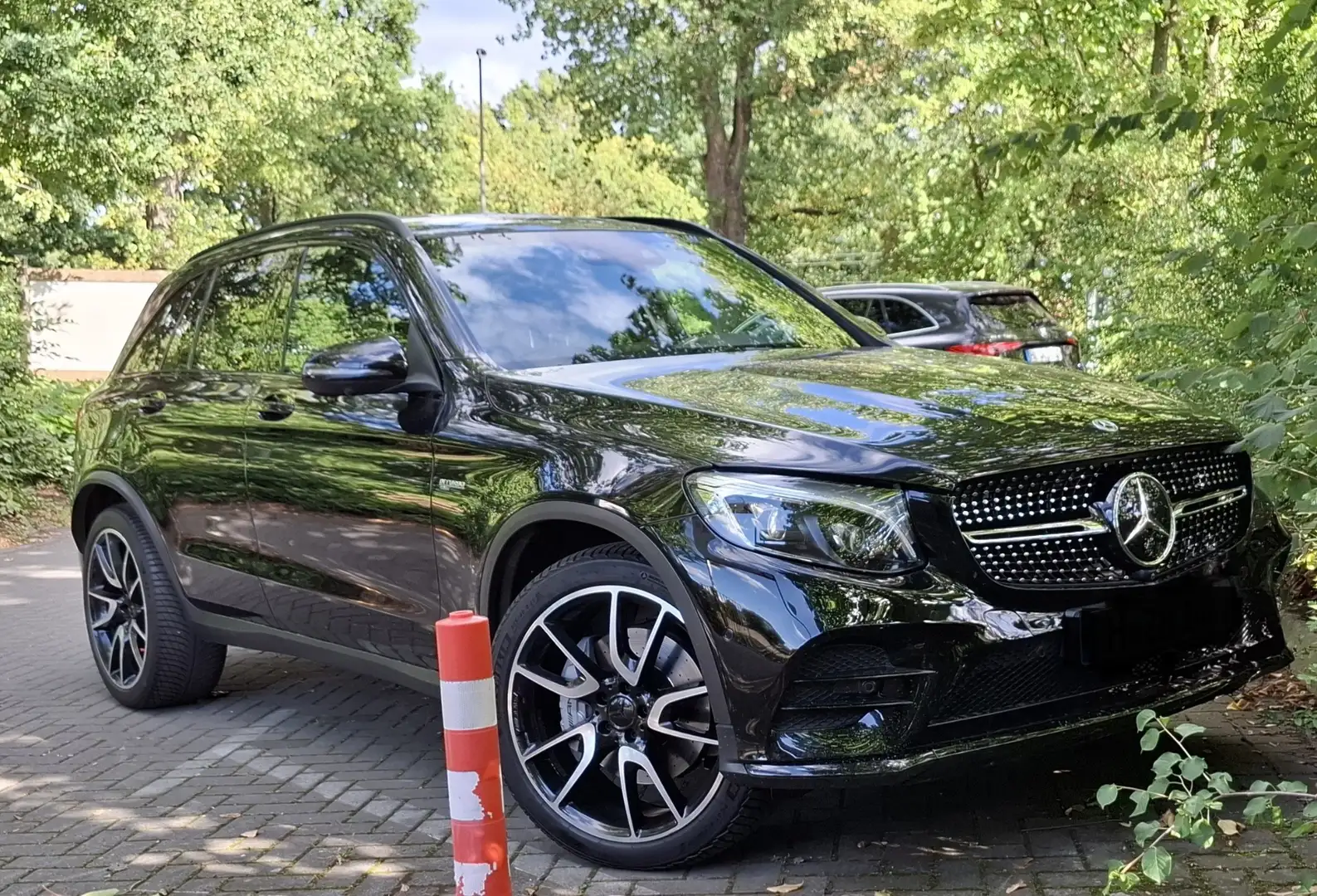 Mercedes-Benz GLC 43 AMG 4Matic 9G-TRONIC Schwarz - 2