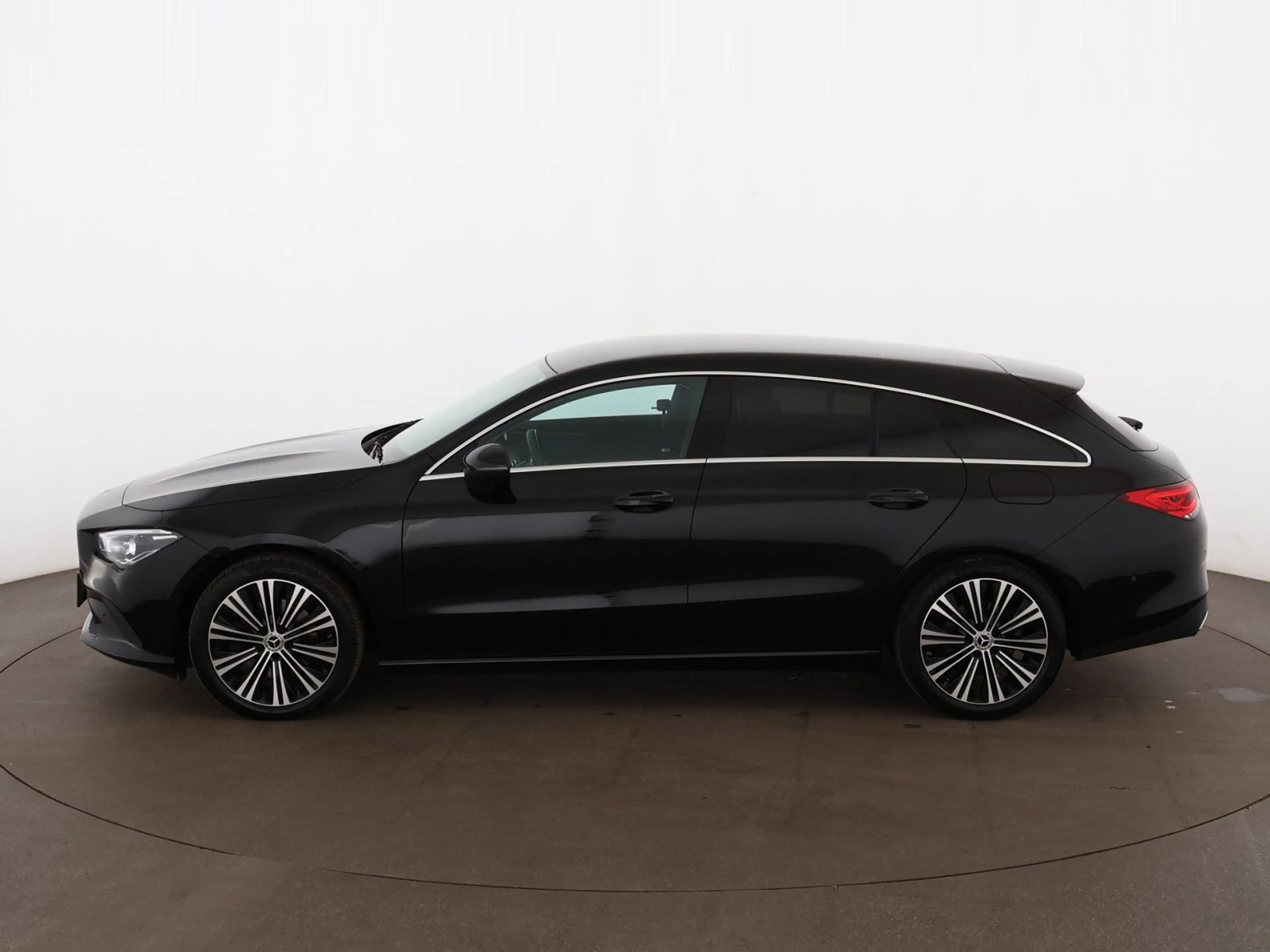 Mercedes-Benz CLA 220 d SB Progressive Aut LED AHK LEDER NAVI — photo 5