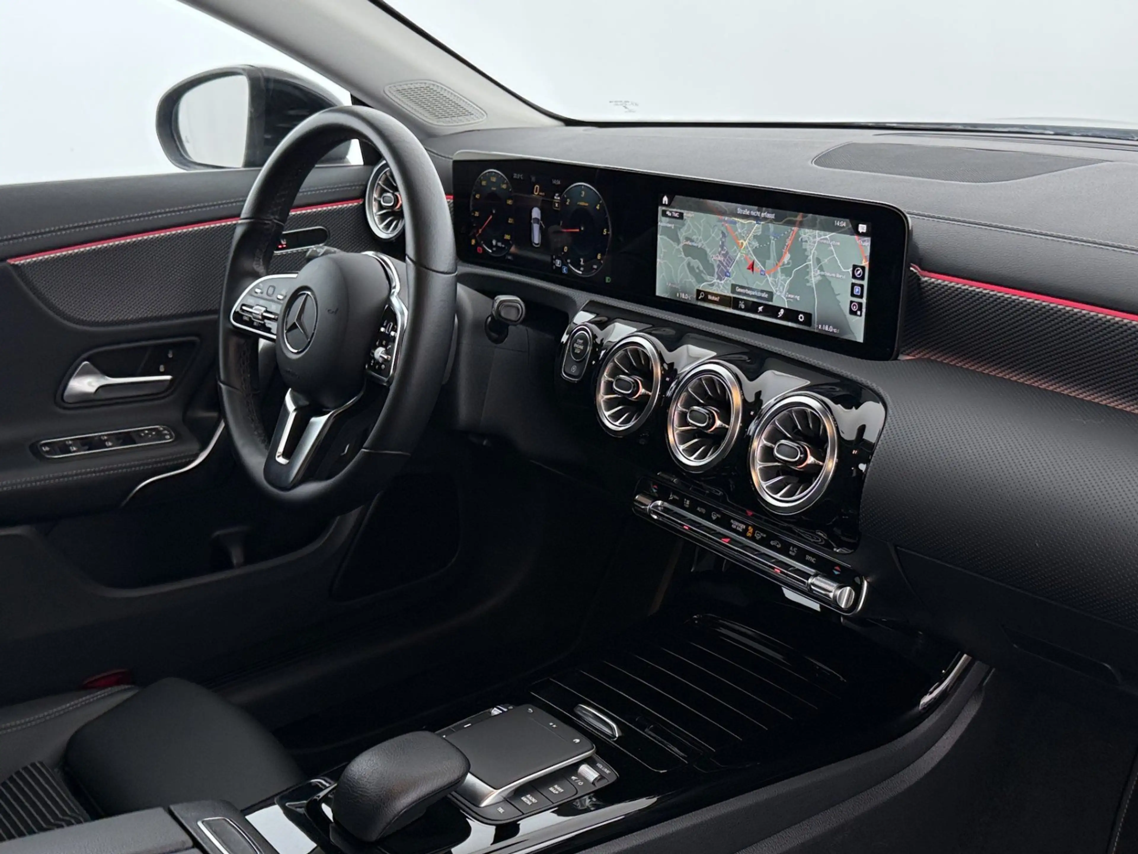 Mercedes-Benz CLA 220 d SB Progressive Aut LED AHK LEDER NAVI — photo 15