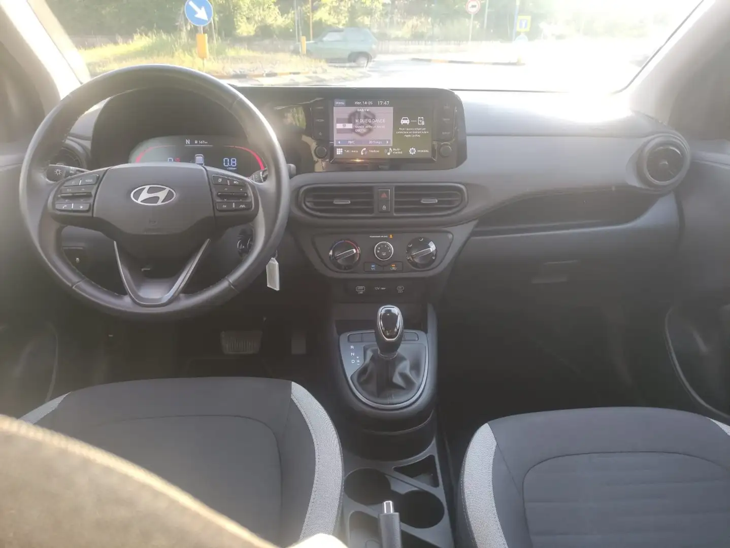 Hyundai i10 i10 1.0 mpi Connectline 67cv auto Gris - 2