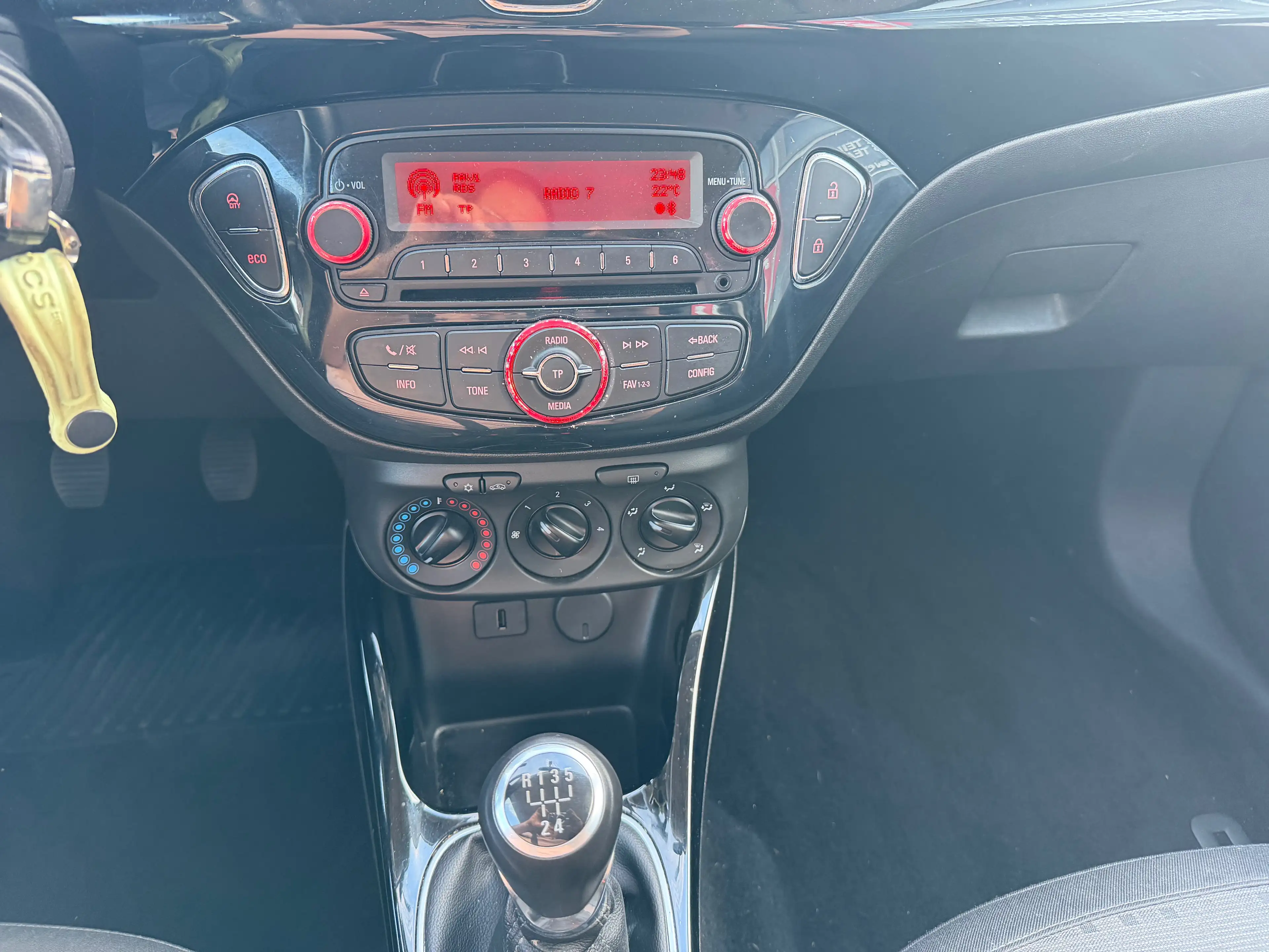 Opel Adam Adam 1.2 Start/Stop Gepflegt Tüv Neu. — photo 12