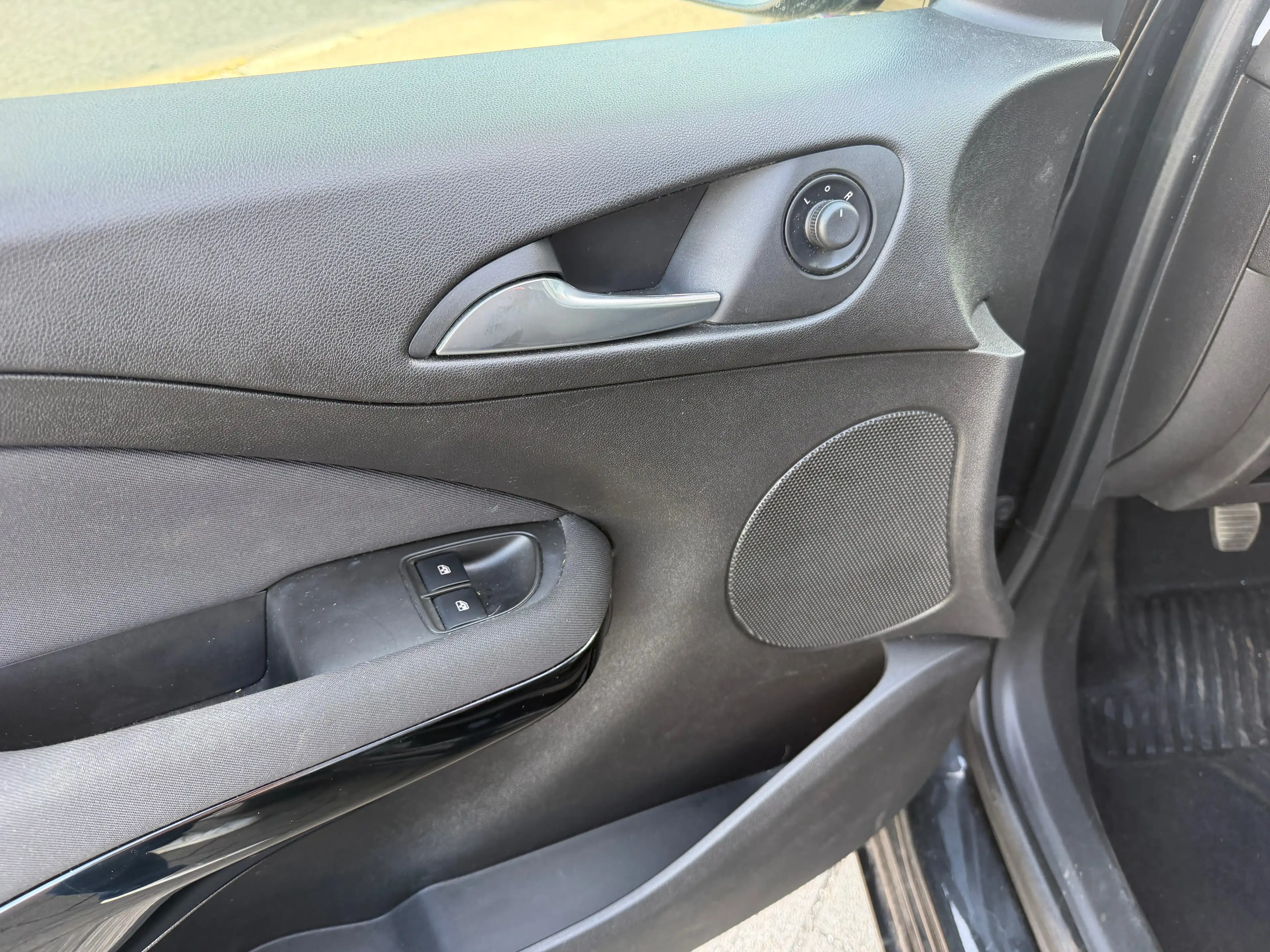 Opel Adam Adam 1.2 Start/Stop Gepflegt Tüv Neu. — photo 9