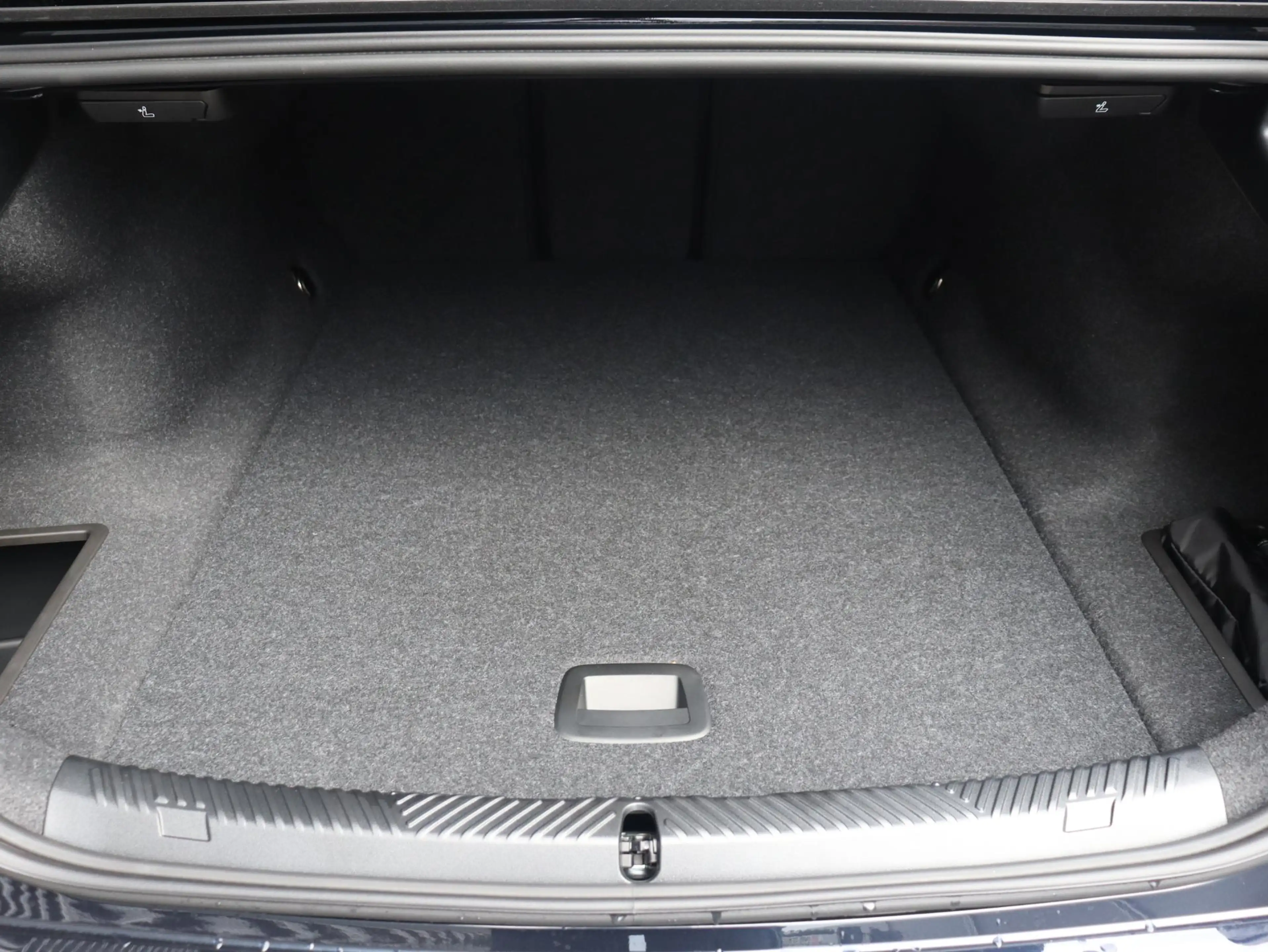 BMW i5 Sedan M60 xDrive | M Sportpakket Pro | Panodak | H — photo 13