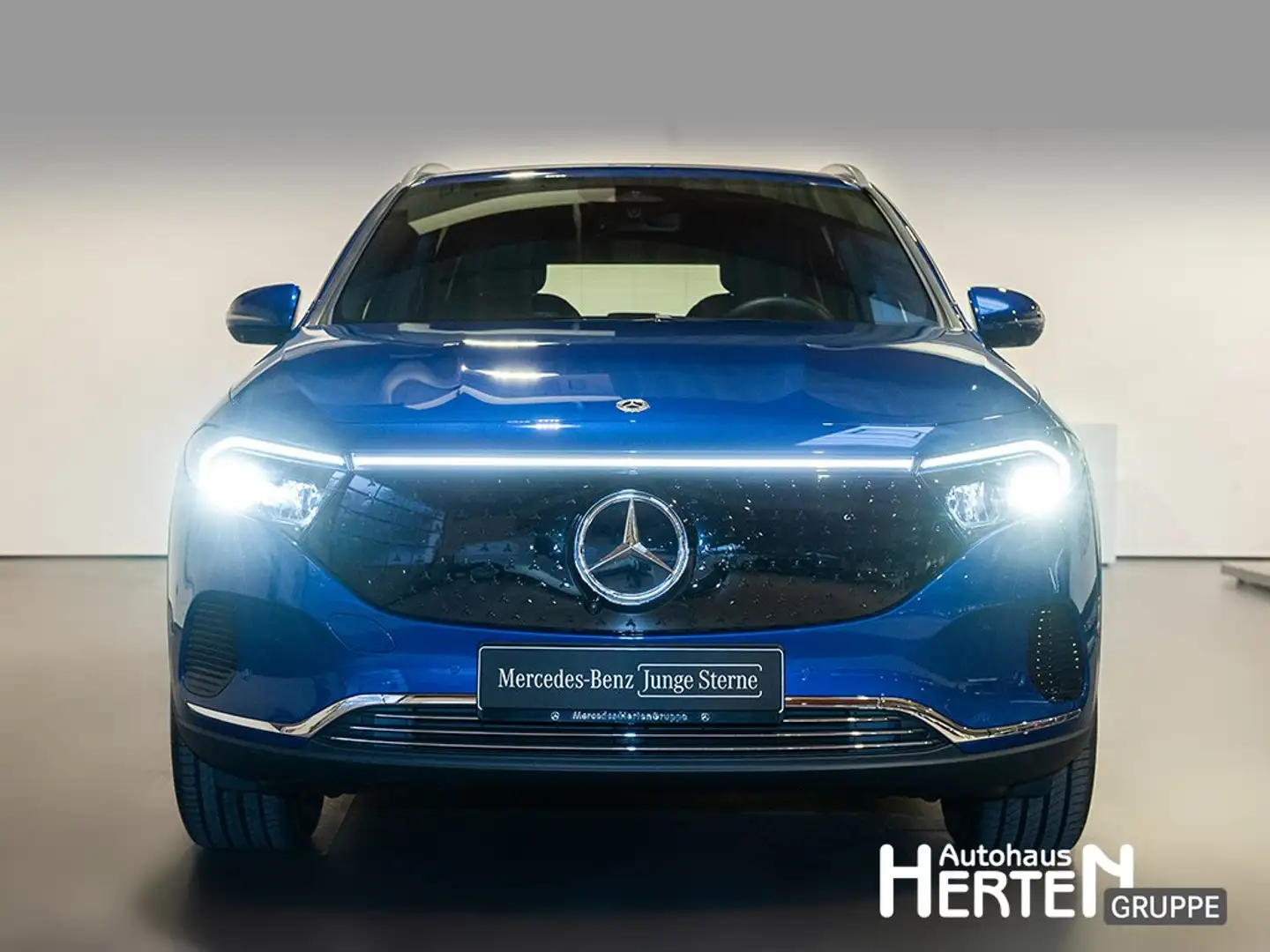 Mercedes-Benz EQA 300 4M+PROGRESSIVE+360°+AHK+LED+AMBIENTE+SHZ Schwarz - 2