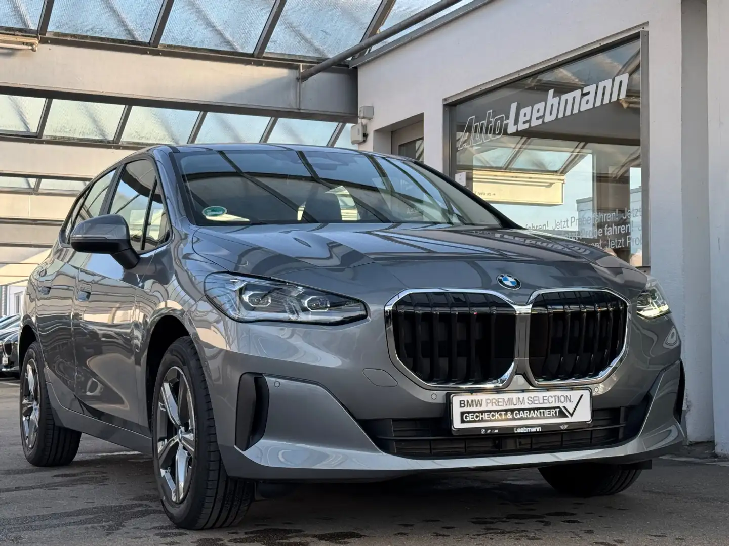 BMW 220 i Active Tourer AHK/RFK GARANTIE bis 01/2029 Grigio - 2