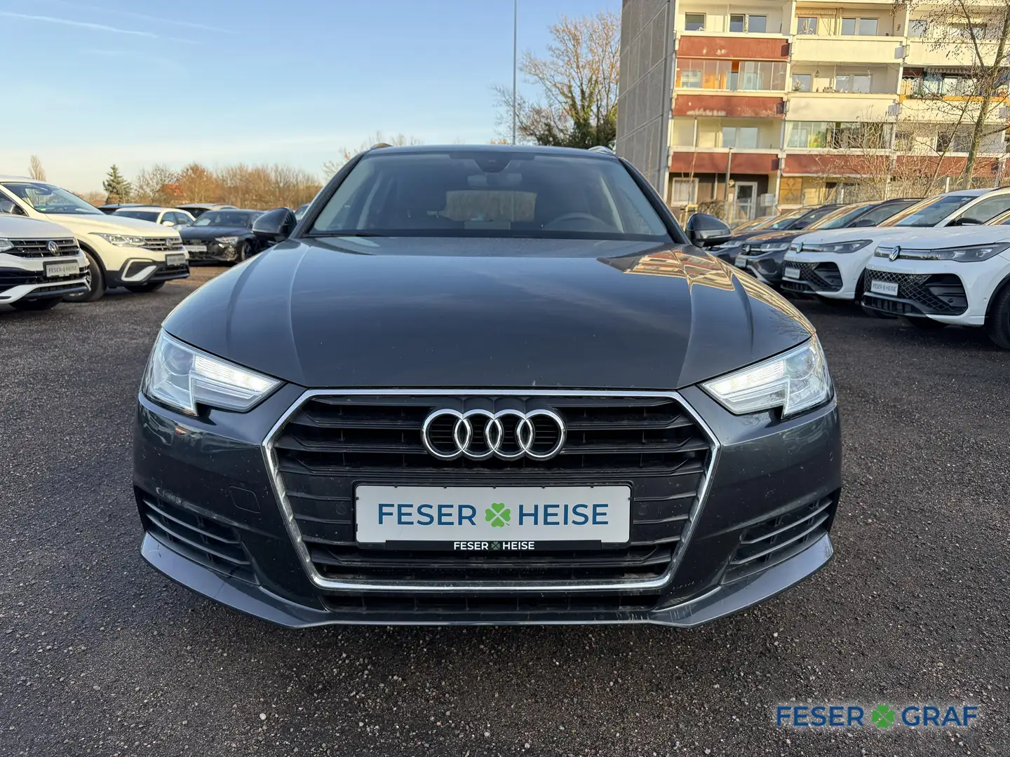 Audi A4 2.0 TDI Avant Xenon/Sitzhzg./AHK/Einparkhilfe/Navi Gri - 2