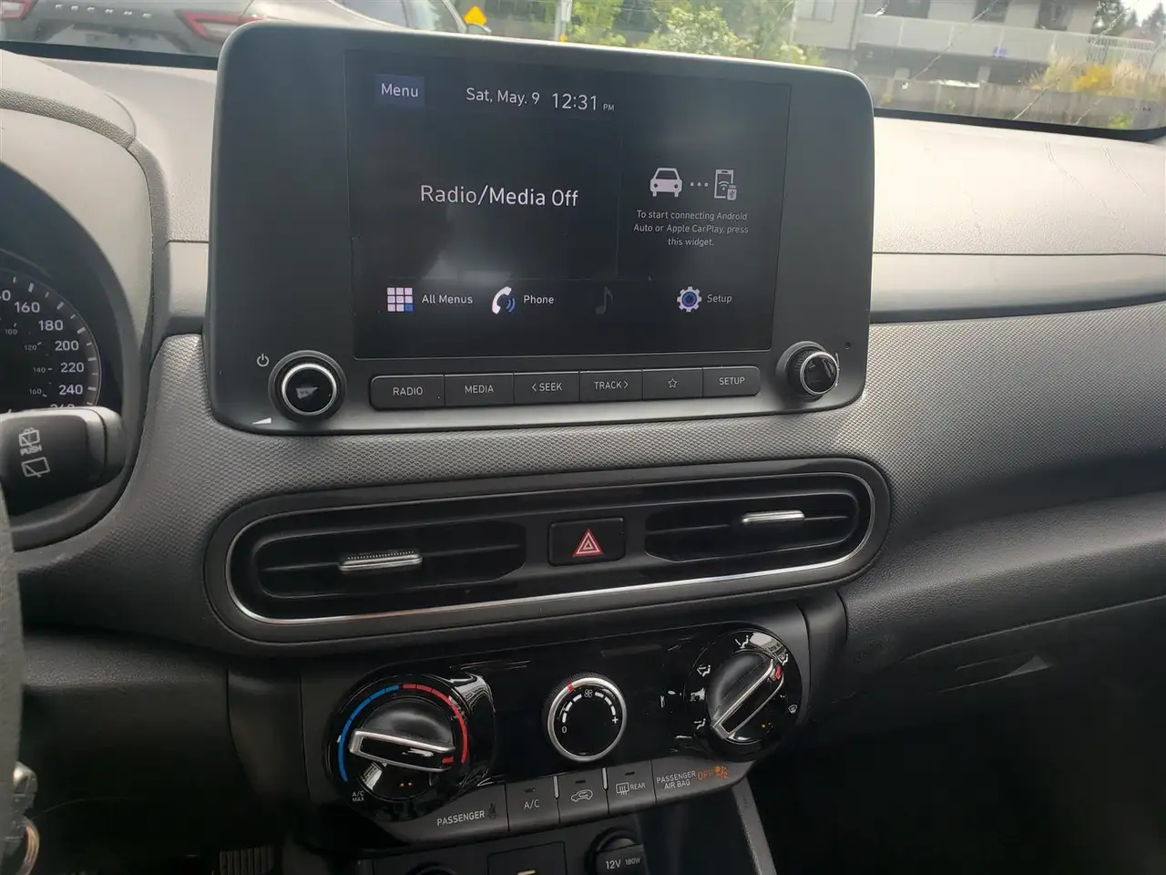 Hyundai KONA снимка Hyundai KONA
