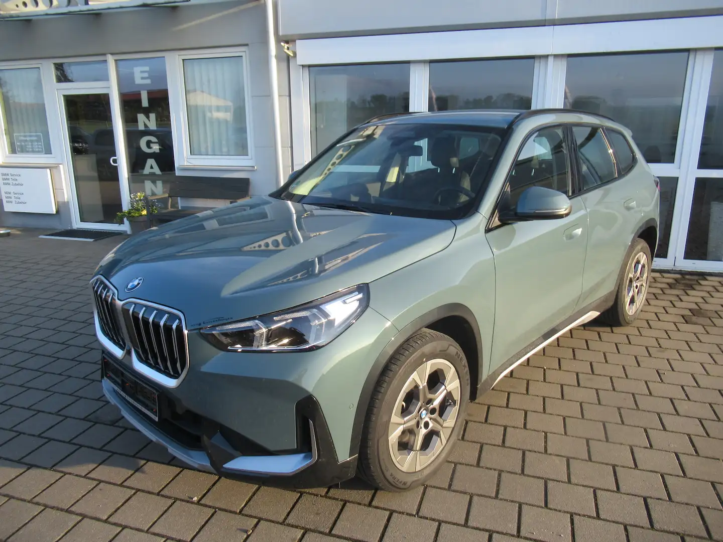 BMW X1 20 d xDrive AHK,Headup,ACC viele Extras Verde - 1
