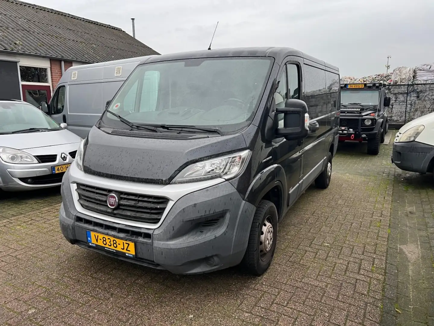 Fiat Ducato 30 2.3 MULTIJET L2H1 Noir - 1