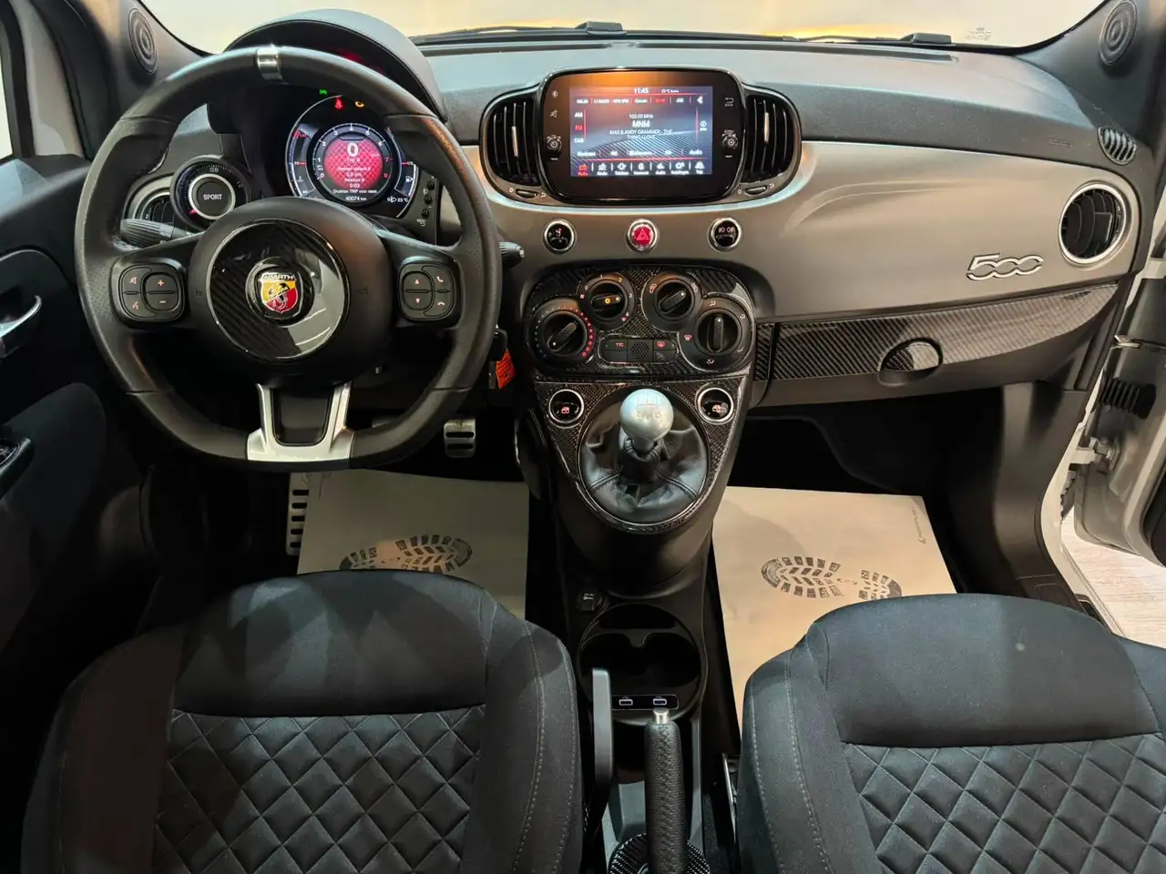 Abarth 595 2023 — фото 11