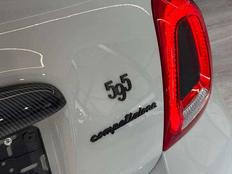 Abarth 595 1.4 T-Jet Competizione — photo 10