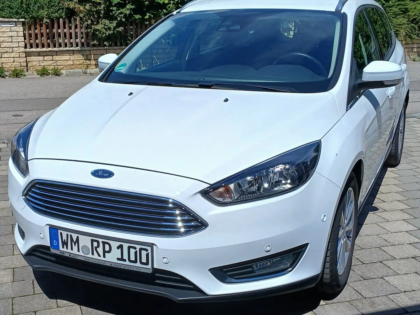 Ford Focus Focus Turnier Turnier 1.0 EcoBoost Titanium Bílá - 1