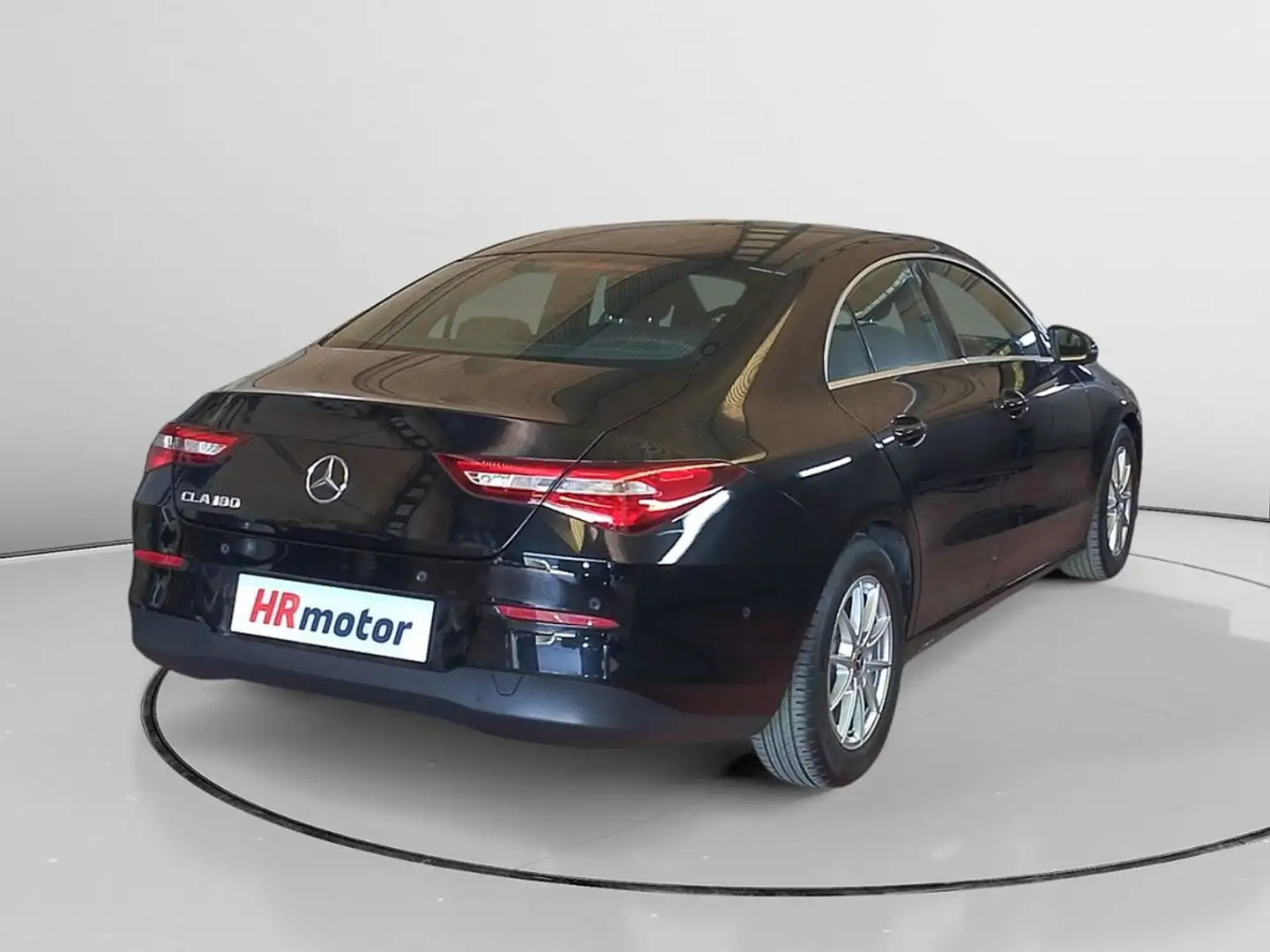 Mercedes-Benz CLA 180 Progressive Line Schwarz - 2